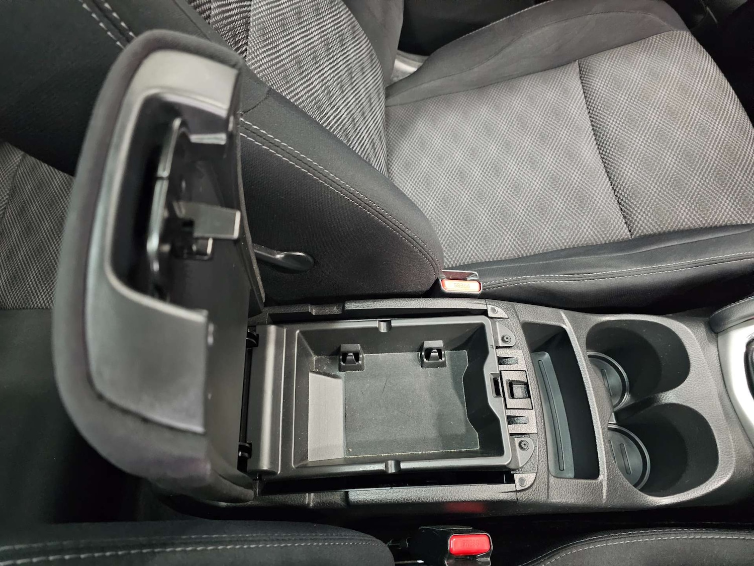 Used Nissan Qashqai 2017 for sale - 76972401: Photo 68