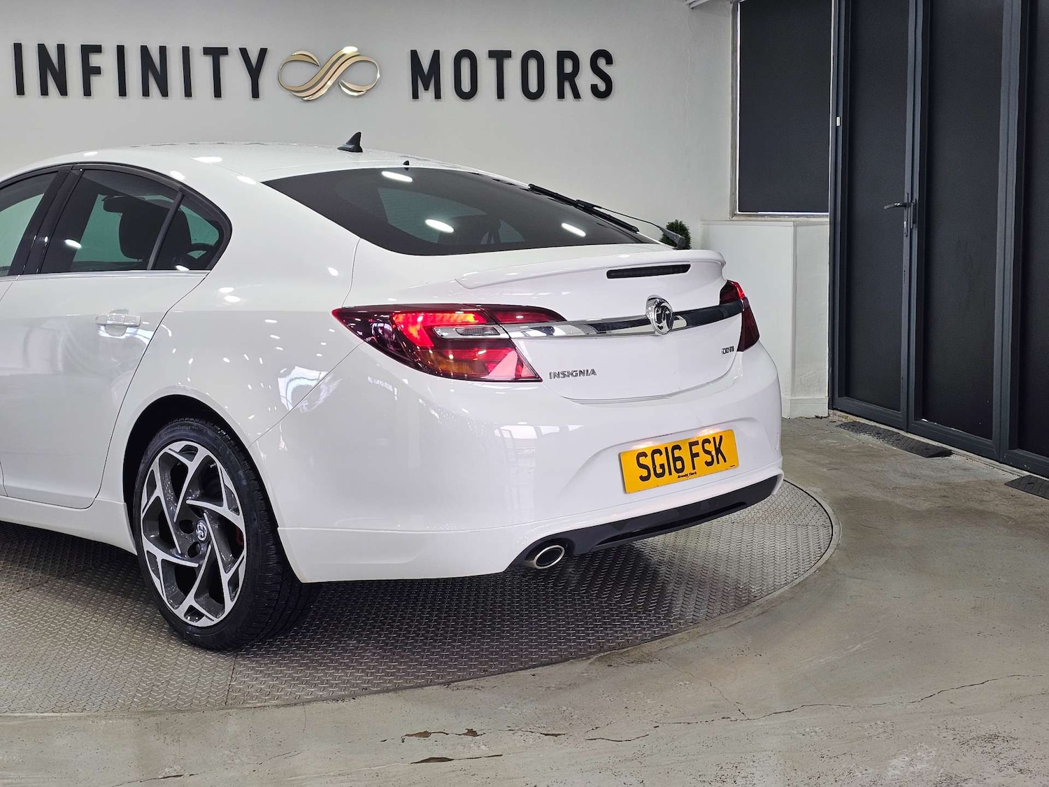 Used Vauxhall Insignia 2016 for sale - 76972418: Photo 28