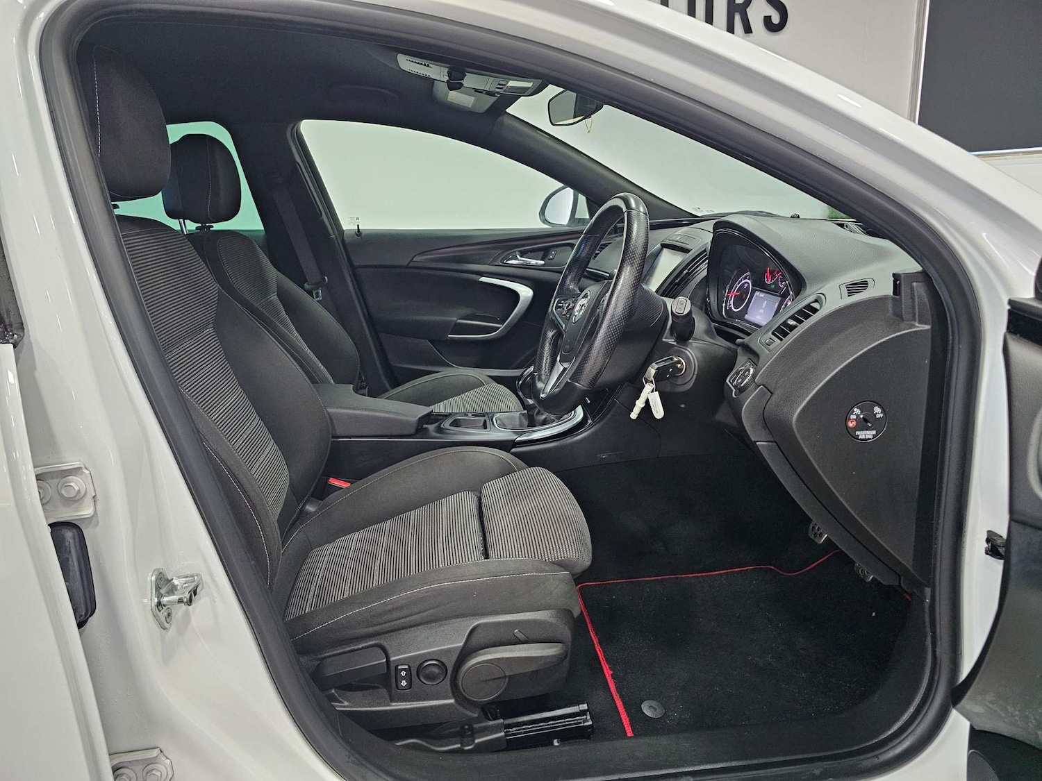 Used Vauxhall Insignia 2016 for sale - 76972418: Photo 3