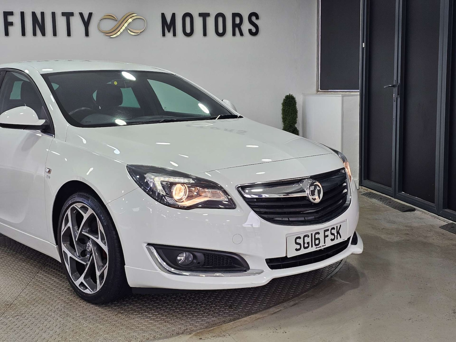 Used Vauxhall Insignia 2016 for sale - 76972418: Photo 6