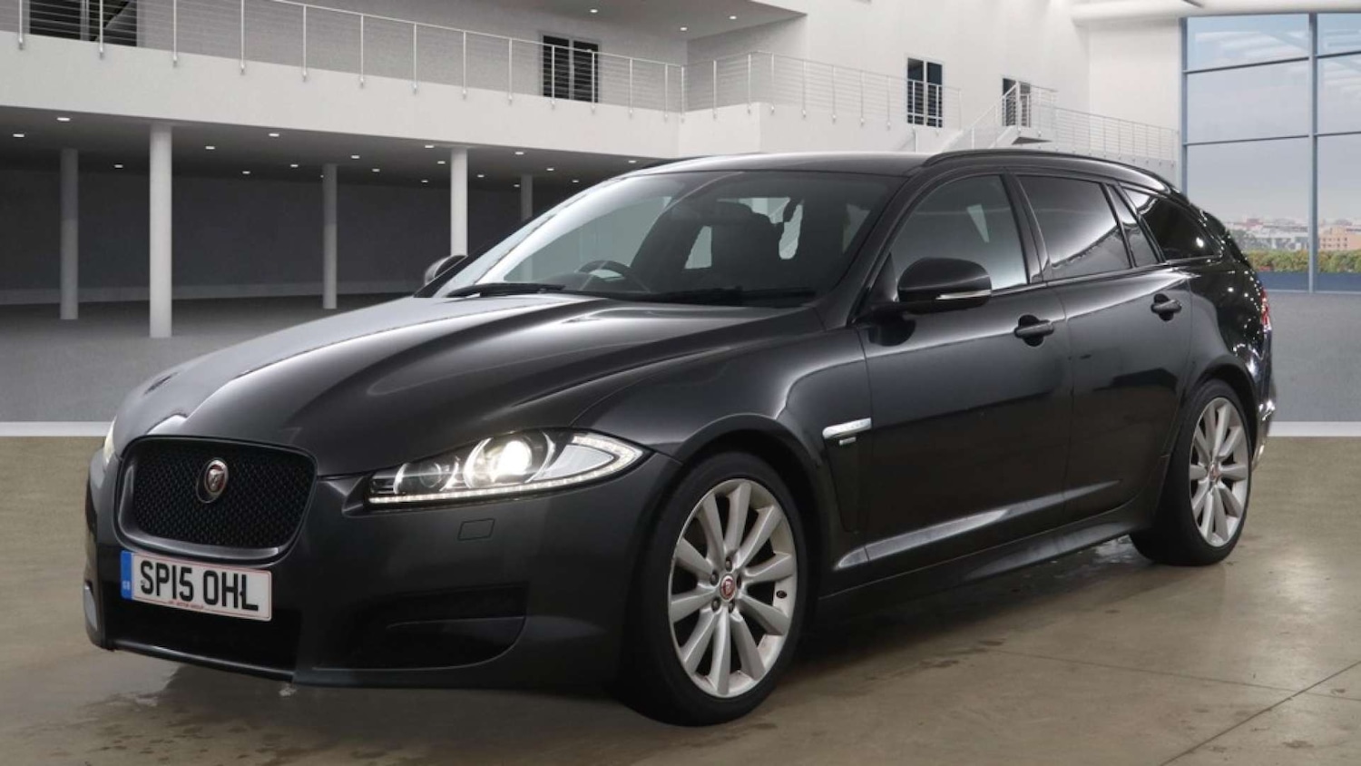 Used Jaguar XF 2015 for sale - 77045746: Photo 2