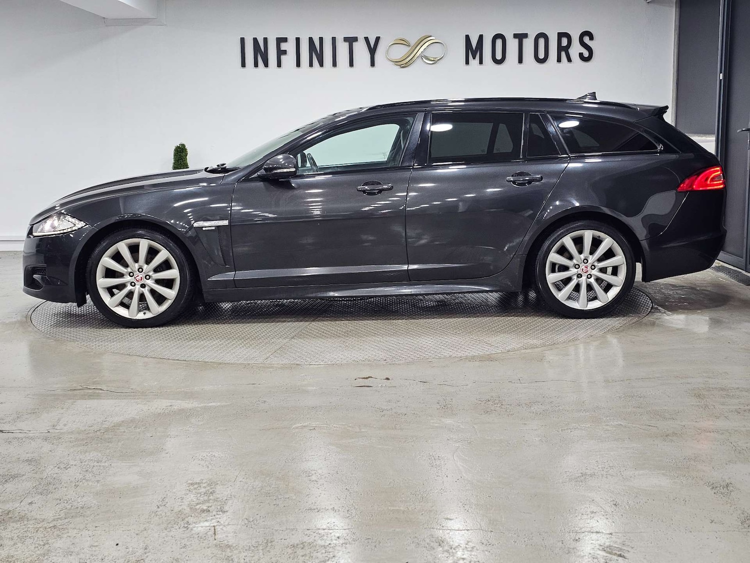 Used Jaguar XF 2015 for sale - 77045746: Photo 20