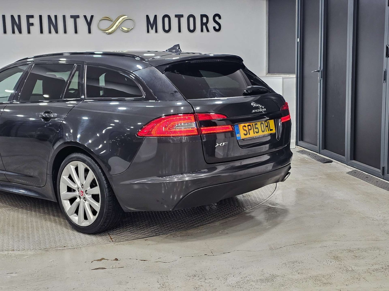 Used Jaguar XF 2015 for sale - 77045746: Photo 28