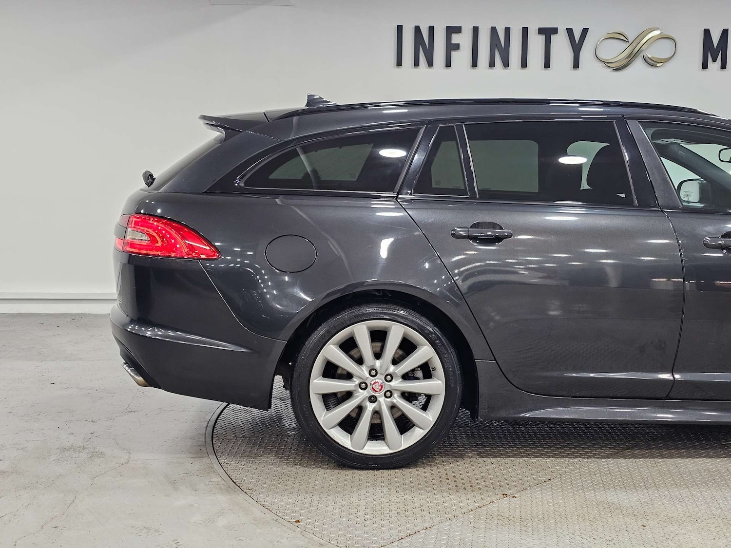 Used Jaguar XF 2015 for sale - 77045746: Photo 37