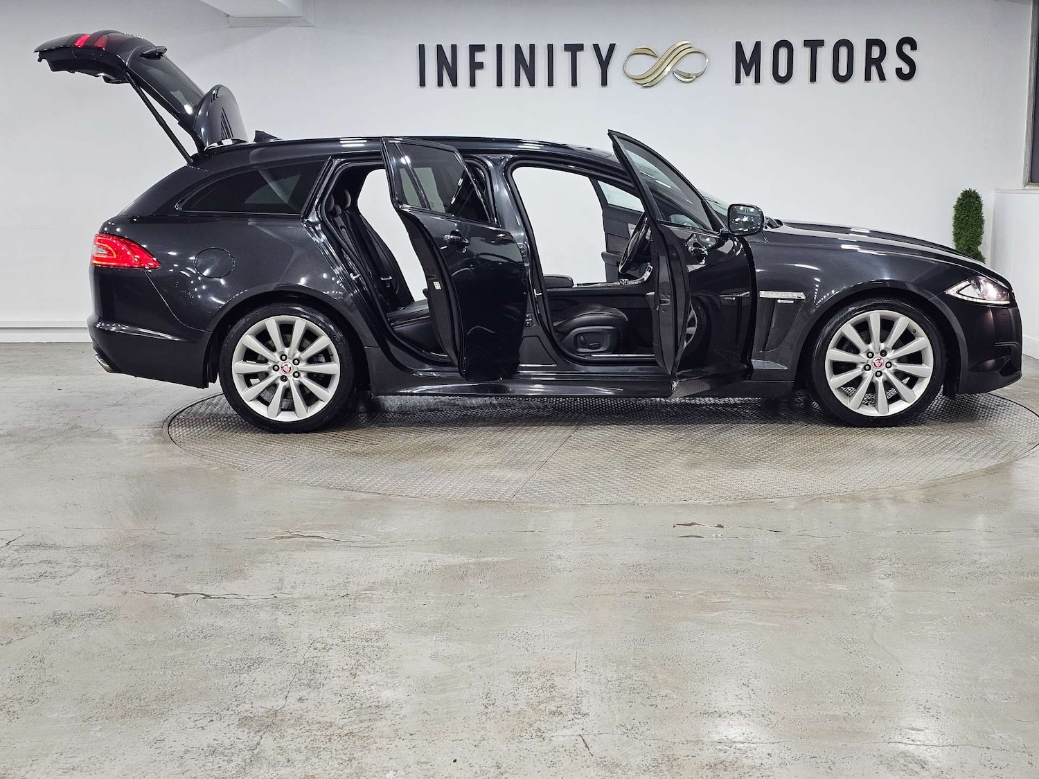 Used Jaguar XF 2015 for sale - 77045746: Photo 42