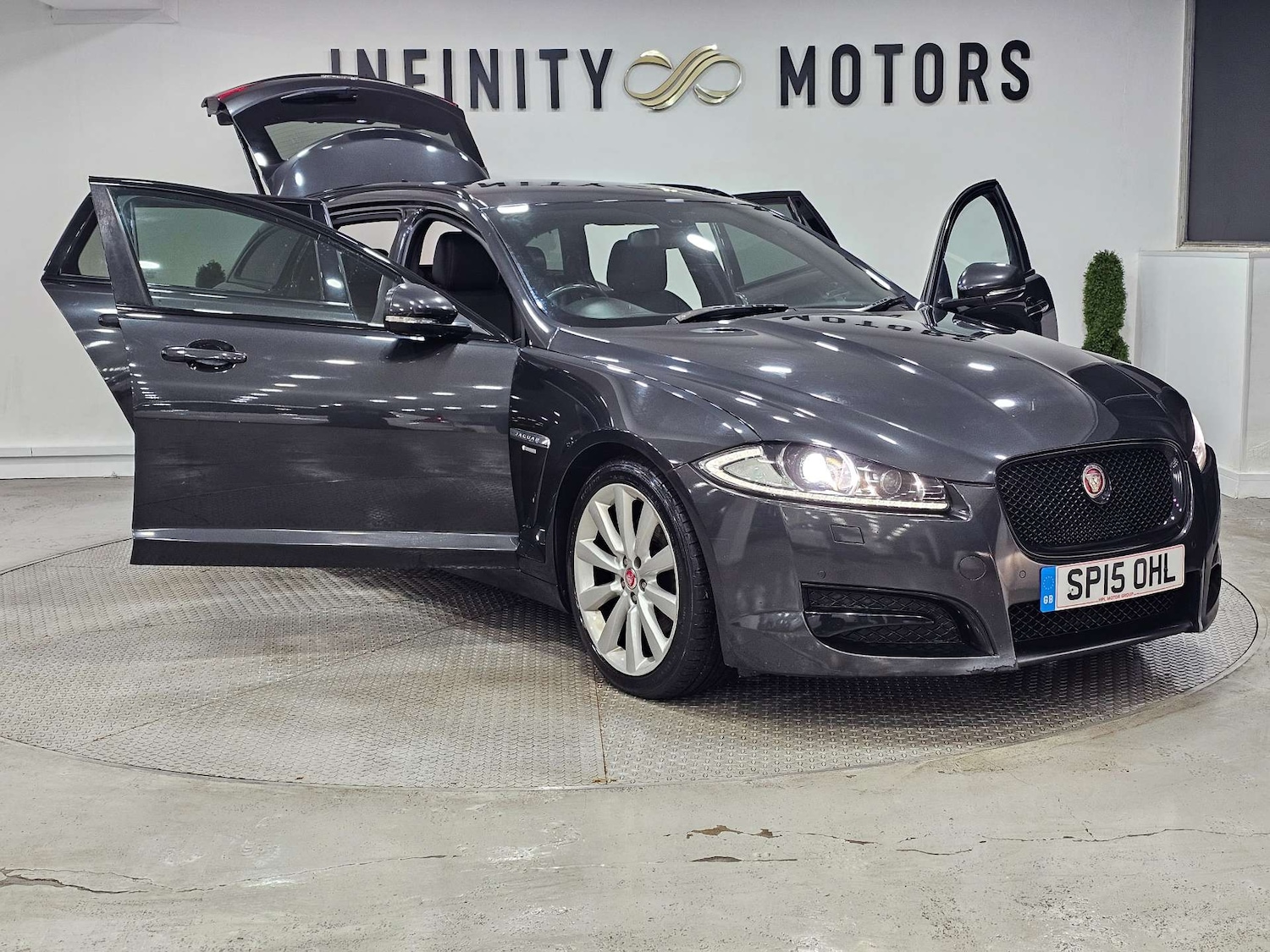 Used Jaguar XF 2015 for sale - 77045746: Photo 43