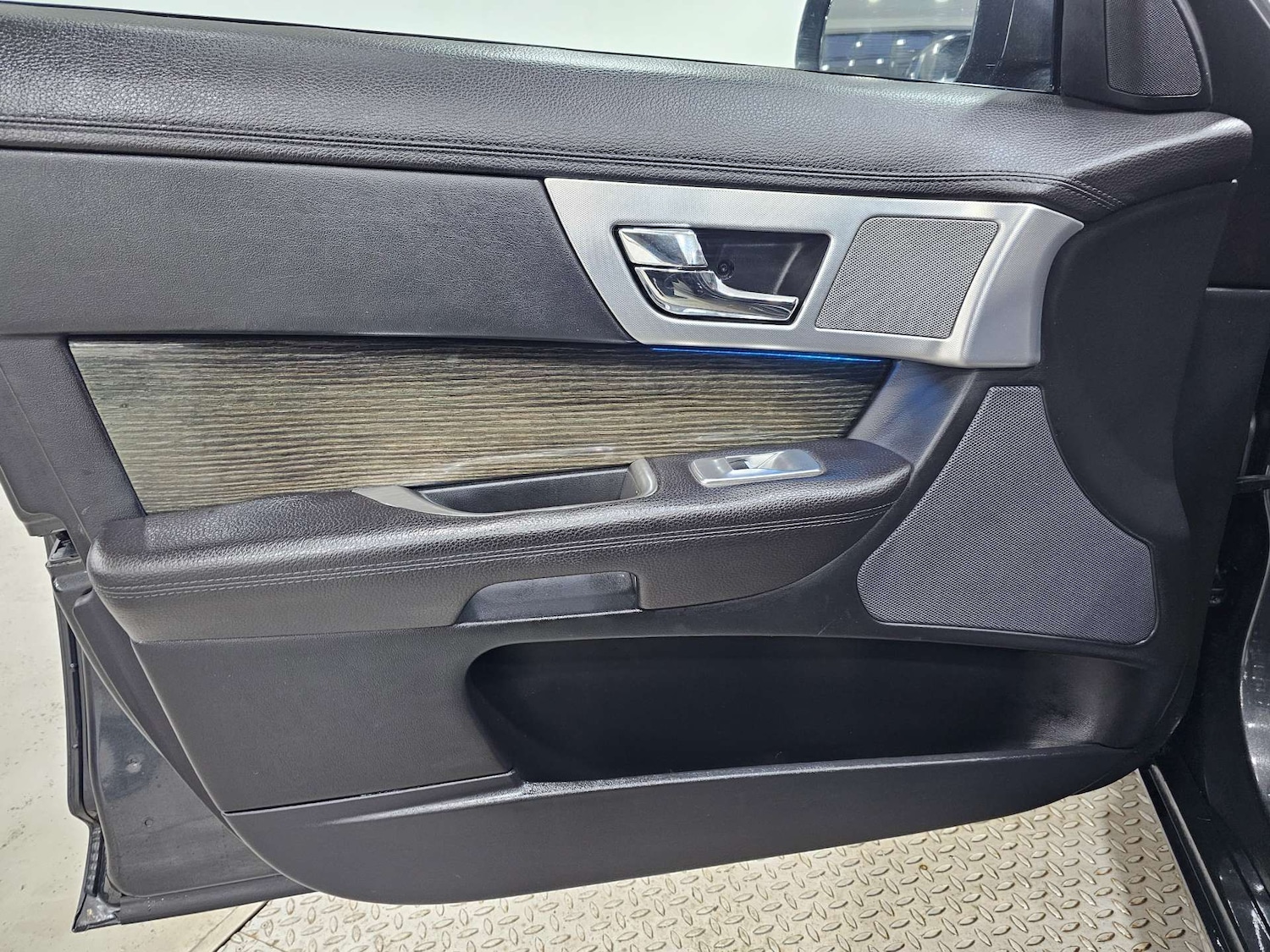 Used Jaguar XF 2015 for sale - 77045746: Photo 84