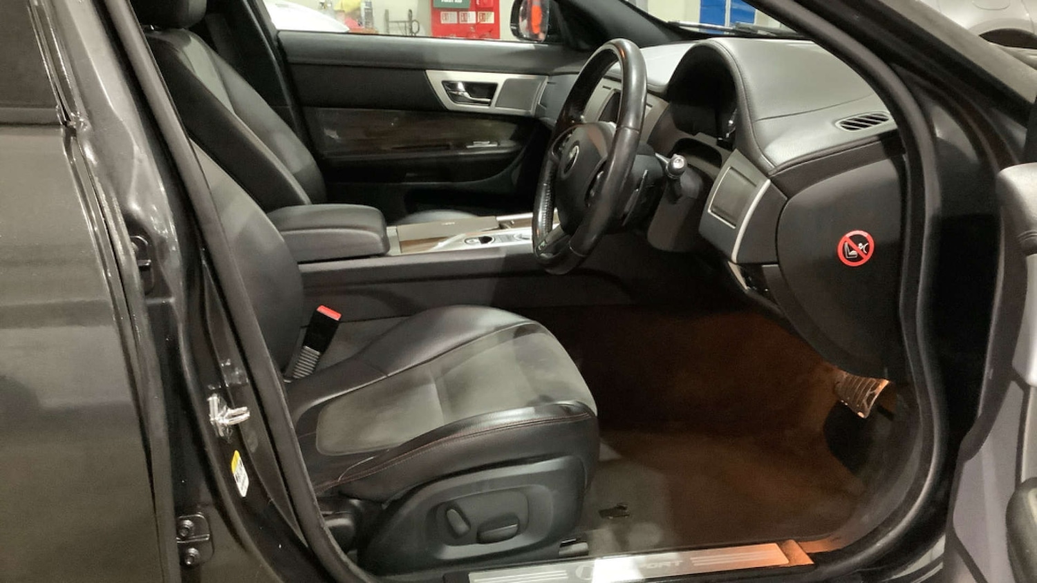 Used Jaguar XF 2015 for sale - 77045746: Photo 9