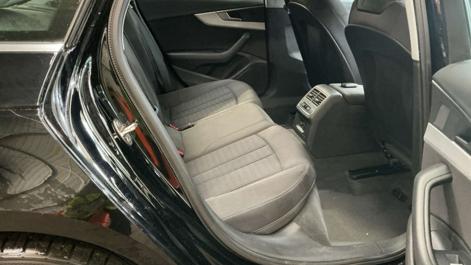 Used Audi A4 2018 for sale - 78176749: Photo 10