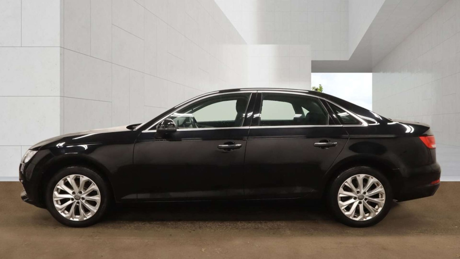 Used Audi A4 2018 for sale - 78176749: Photo 7