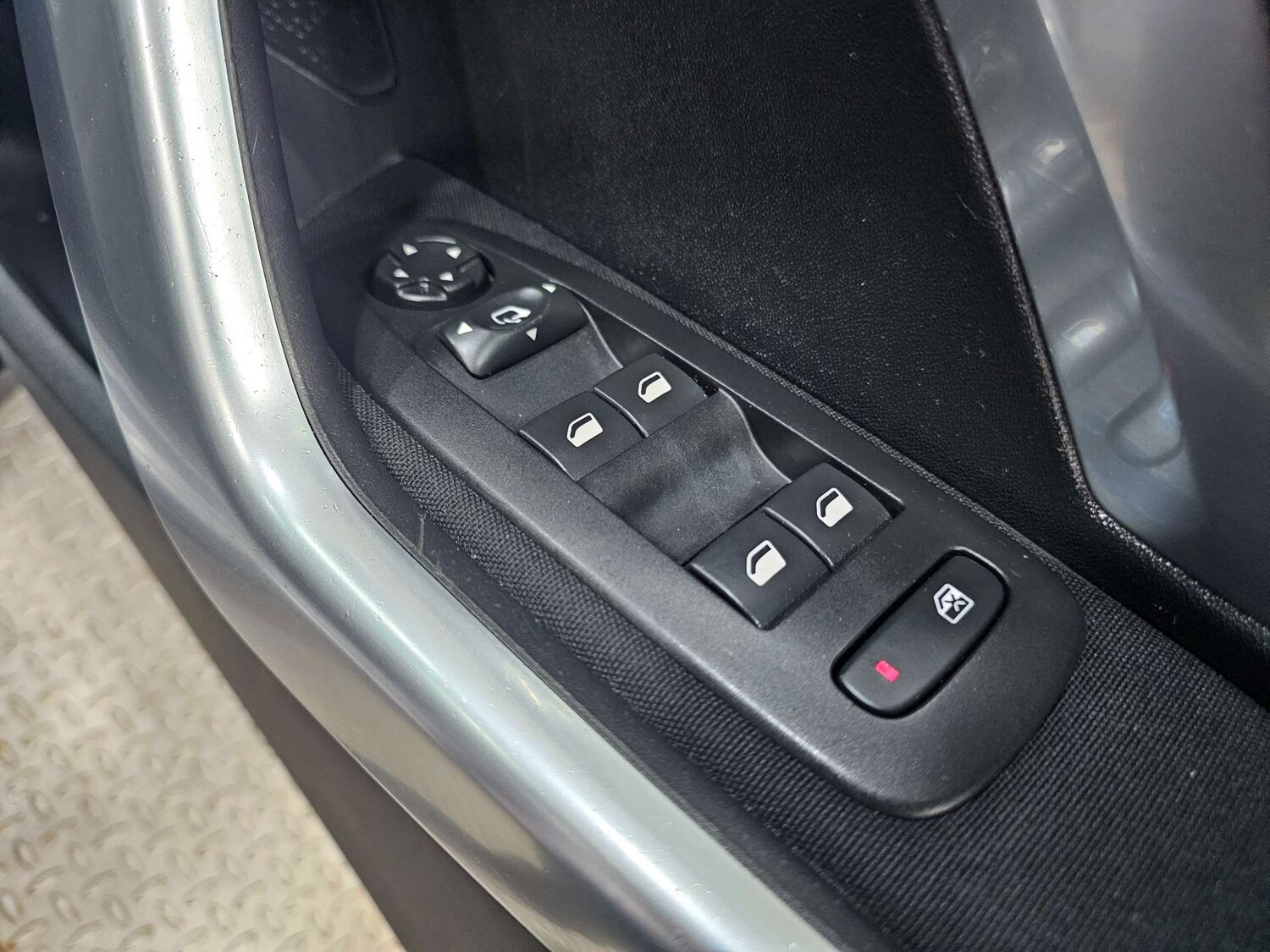 Used Peugeot 2008 2019 for sale - 77888882: Photo 54