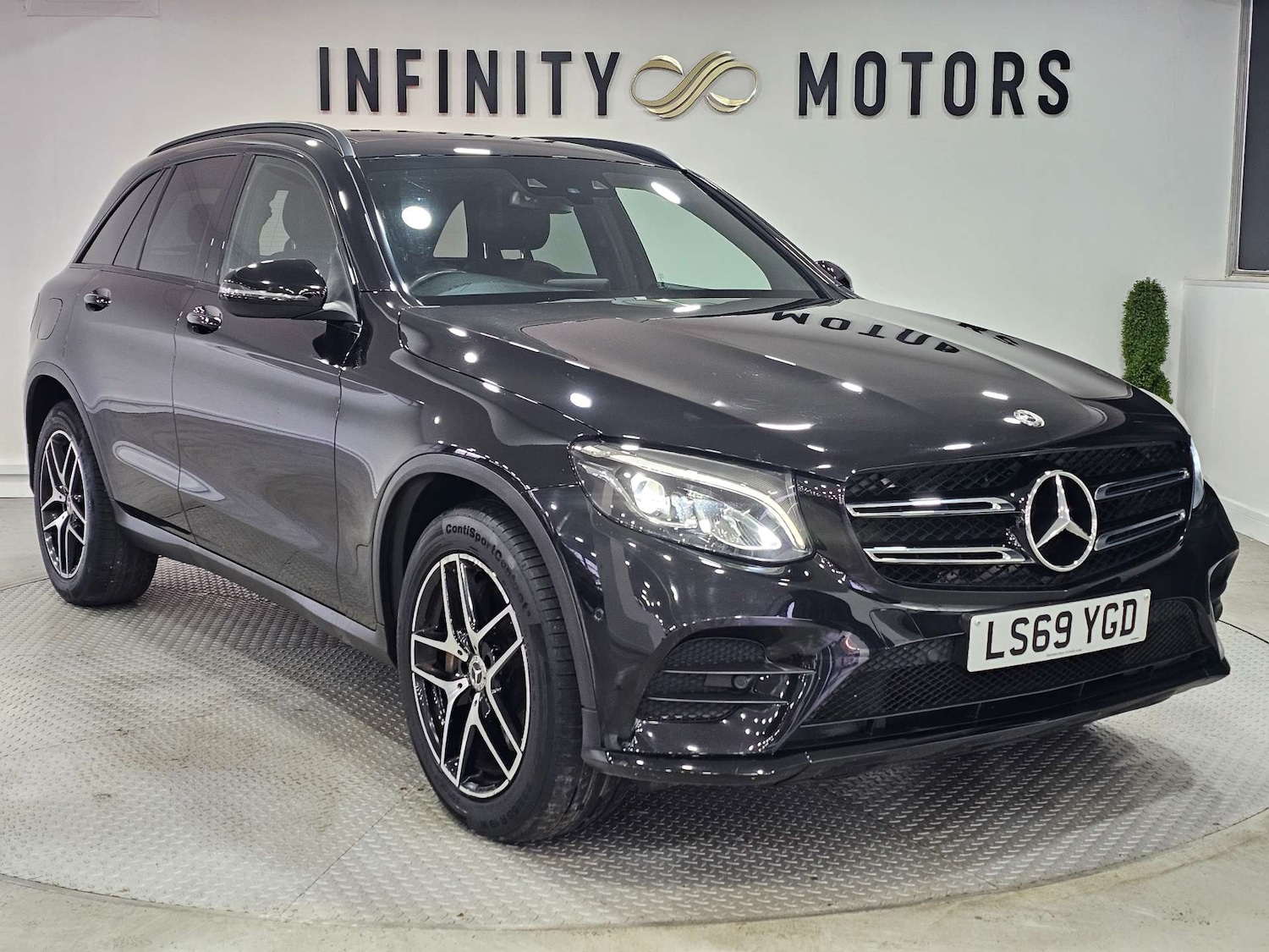 Used Mercedes-Benz GLC 2019 for sale - 76972376: Photo 1