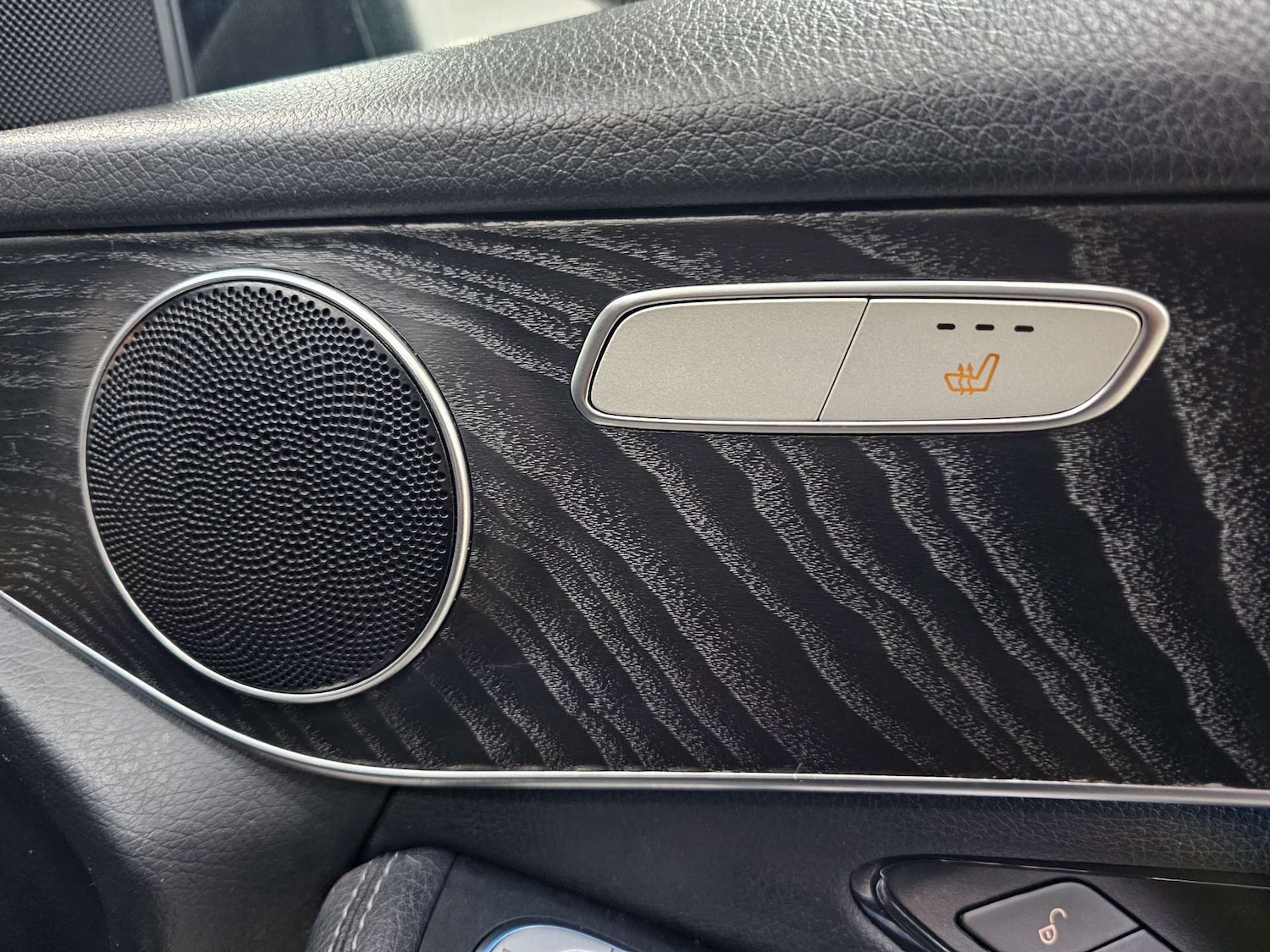 Used Mercedes-Benz GLC 2019 for sale - 76972376: Photo 10