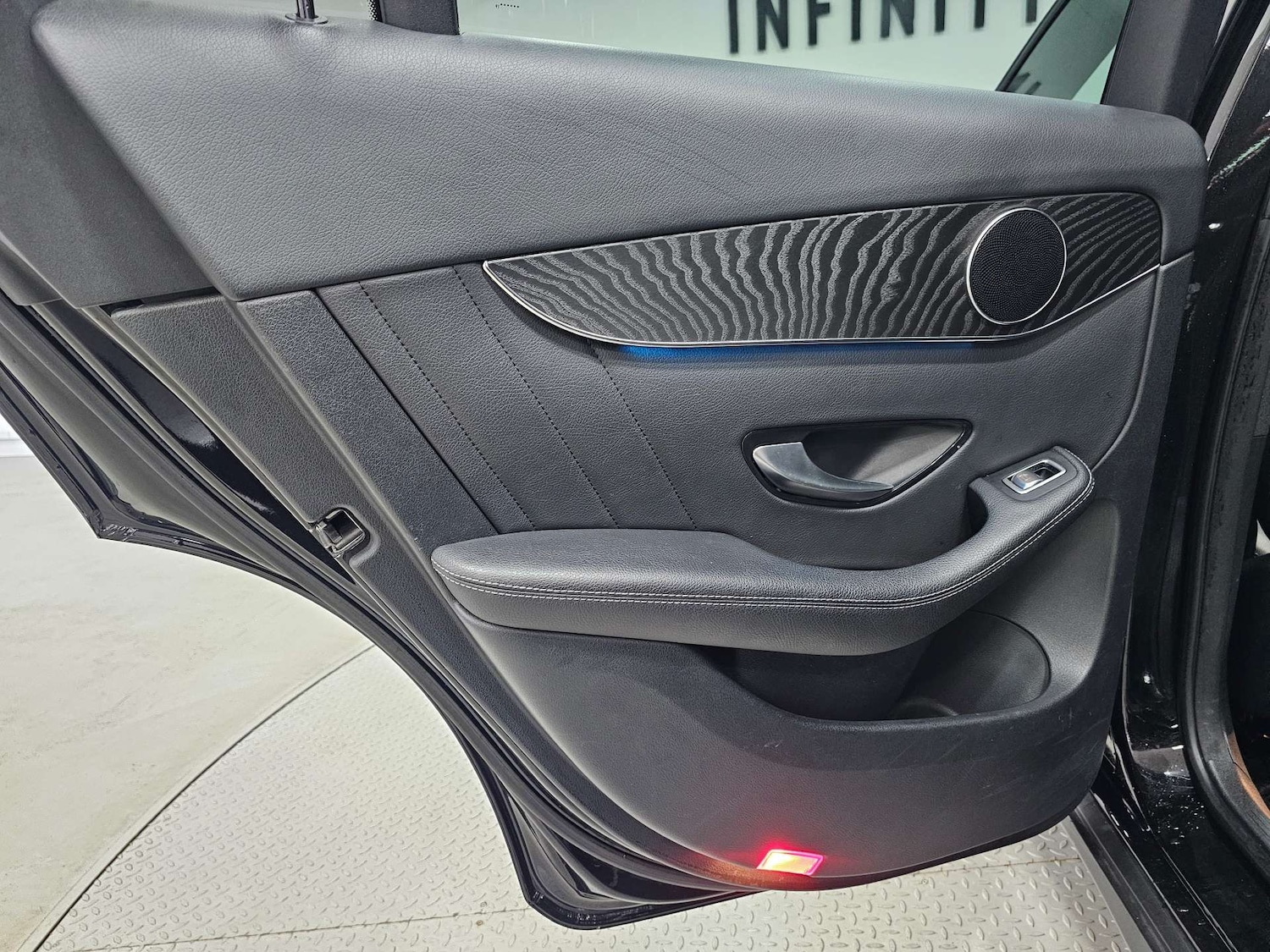 Used Mercedes-Benz GLC 2019 for sale - 76972376: Photo 100