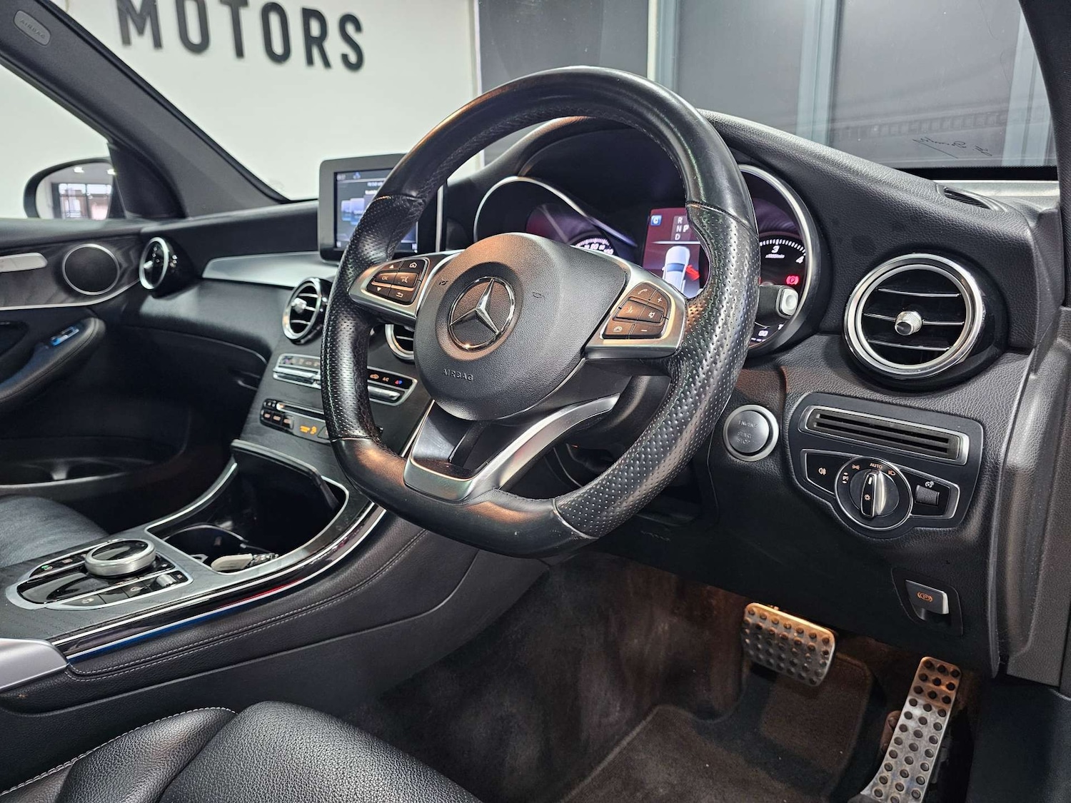 Used Mercedes-Benz GLC 2019 for sale - 76972376: Photo 13