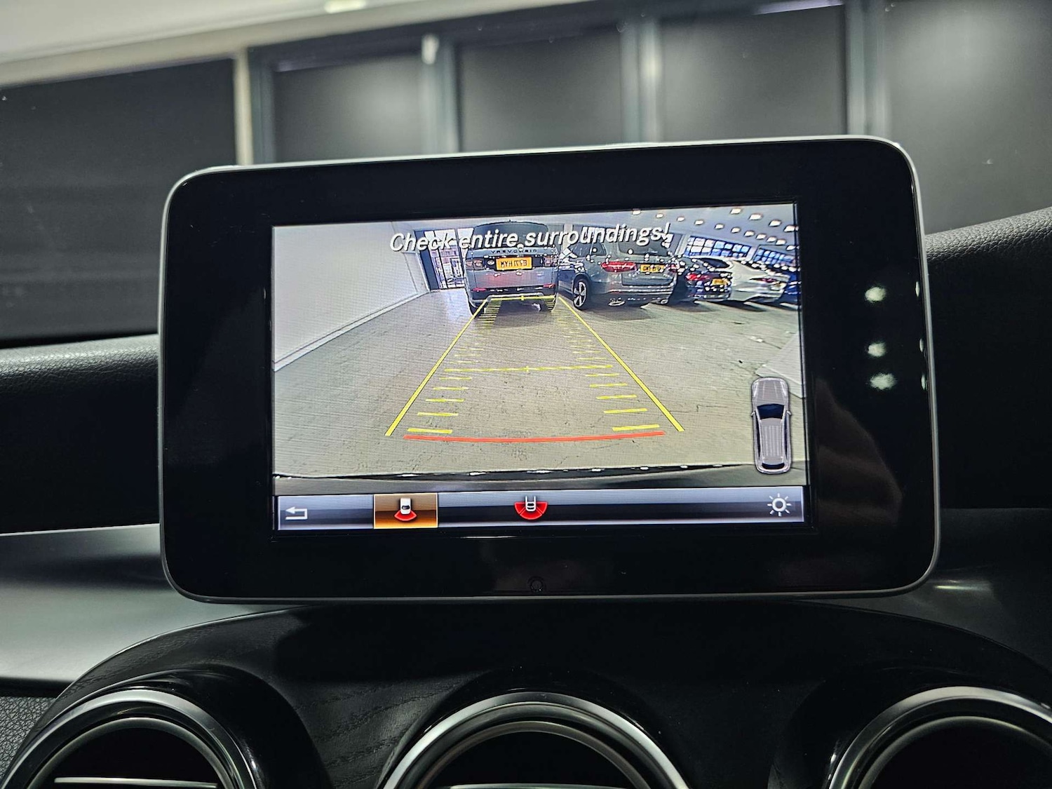 Used Mercedes-Benz GLC 2019 for sale - 76972376: Photo 2