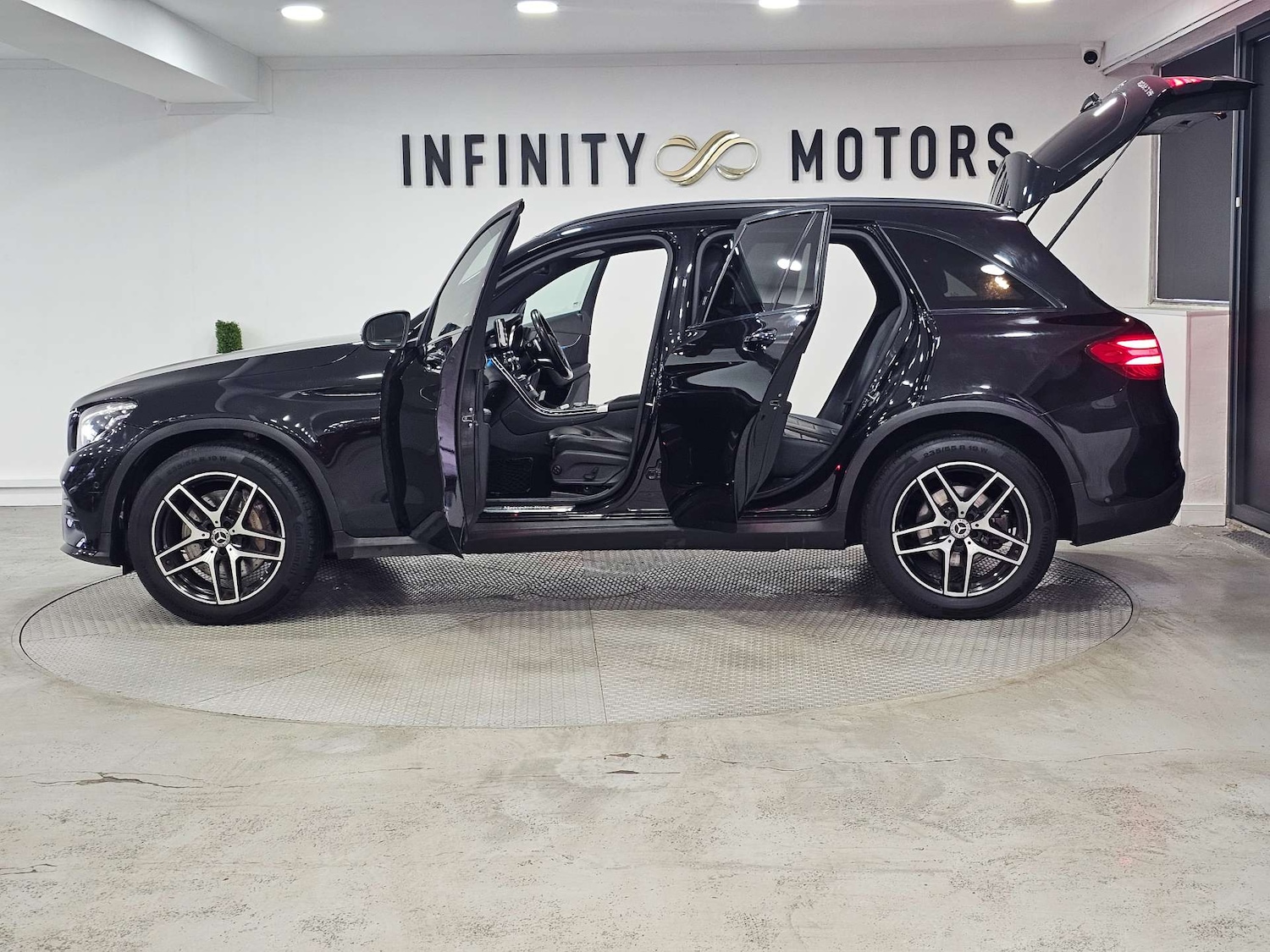 Used Mercedes-Benz GLC 2019 for sale - 76972376: Photo 47