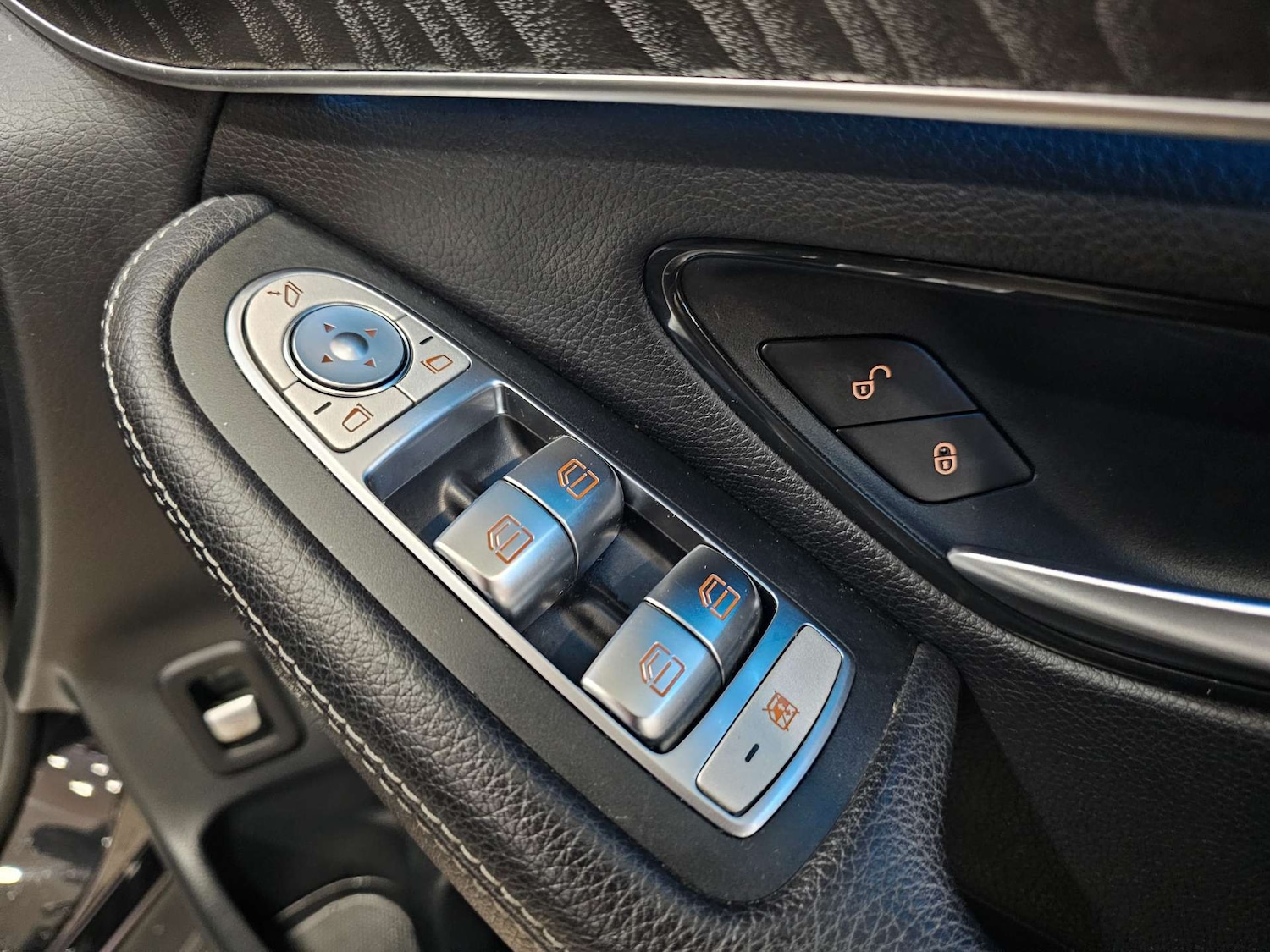 Used Mercedes-Benz GLC 2019 for sale - 76972376: Photo 55