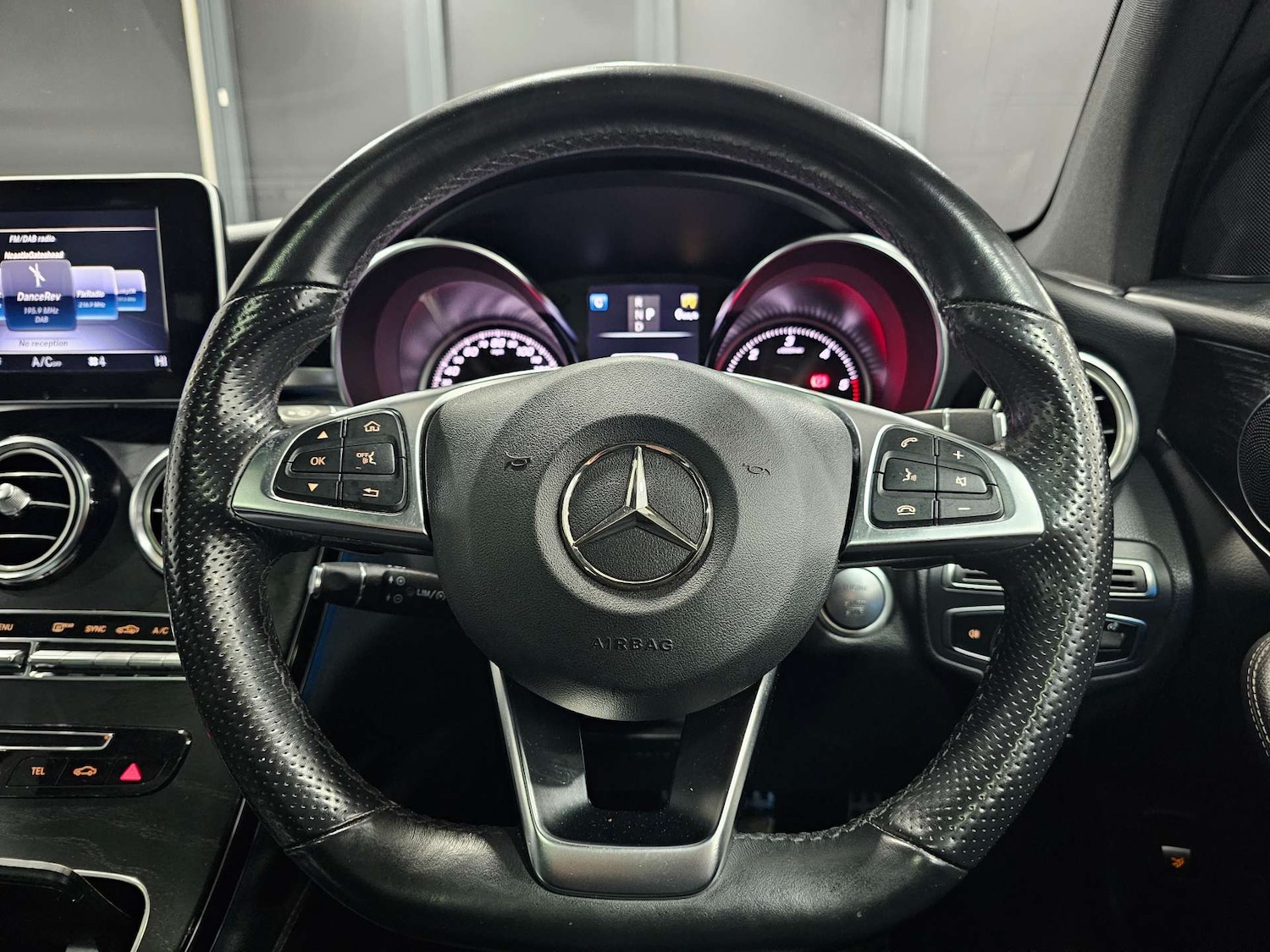 Used Mercedes-Benz GLC 2019 for sale - 76972376: Photo 62