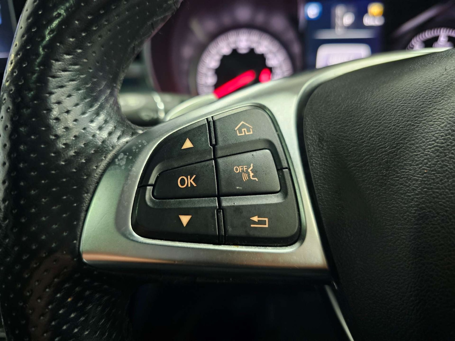 Used Mercedes-Benz GLC 2019 for sale - 76972376: Photo 64