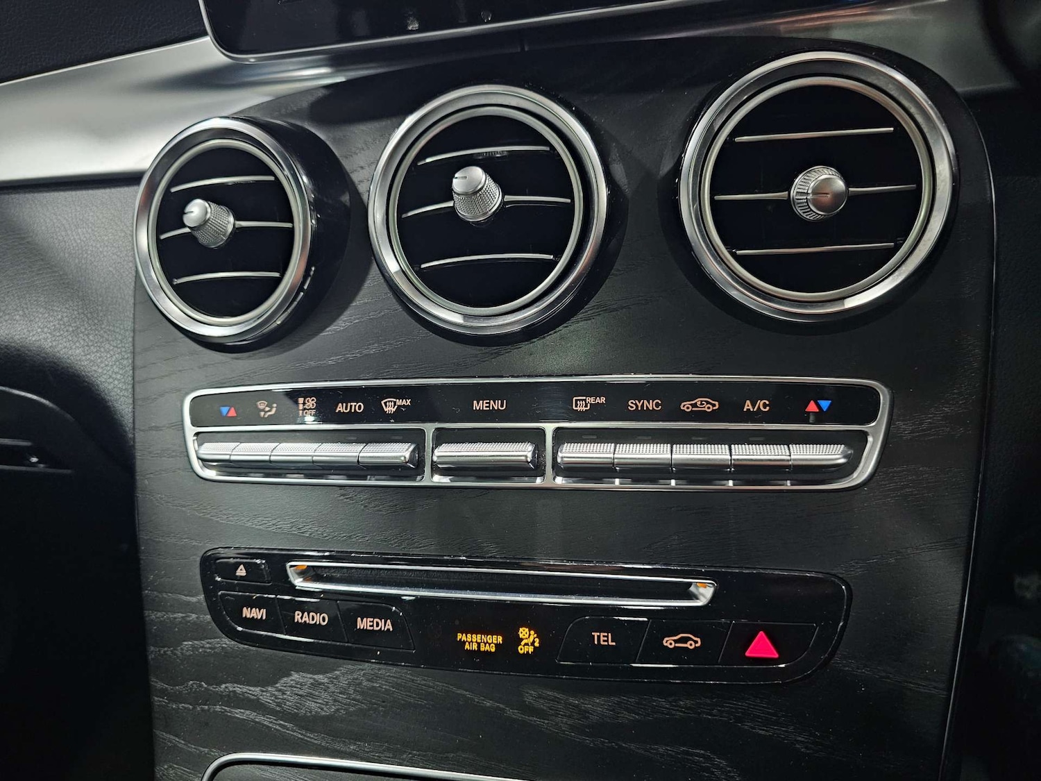 Used Mercedes-Benz GLC 2019 for sale - 76972376: Photo 72