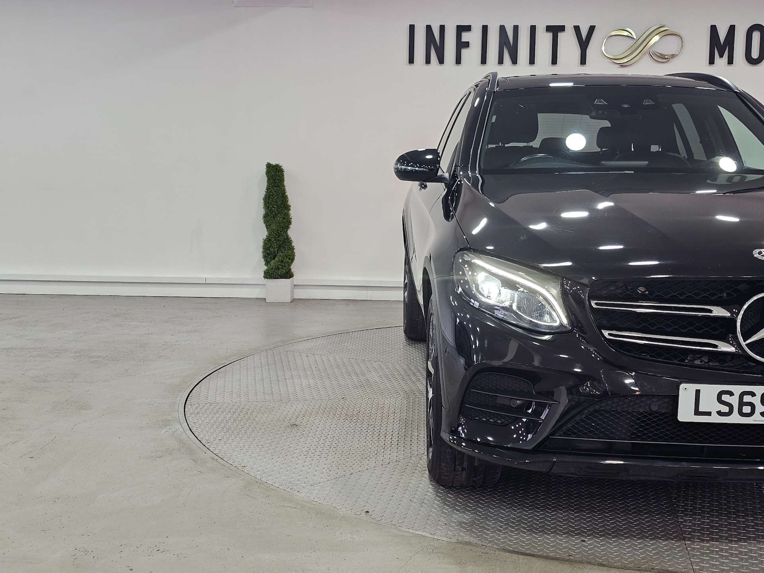 Used Mercedes-Benz GLC 2019 for sale - 76972376: Photo 9