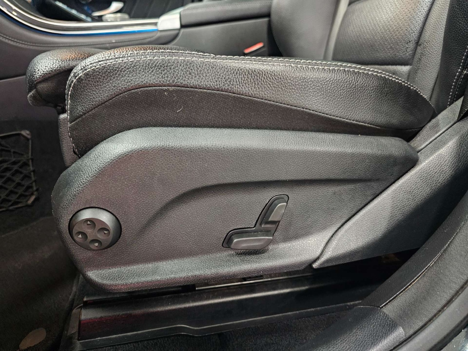 Used Mercedes-Benz GLC 2019 for sale - 76972376: Photo 96