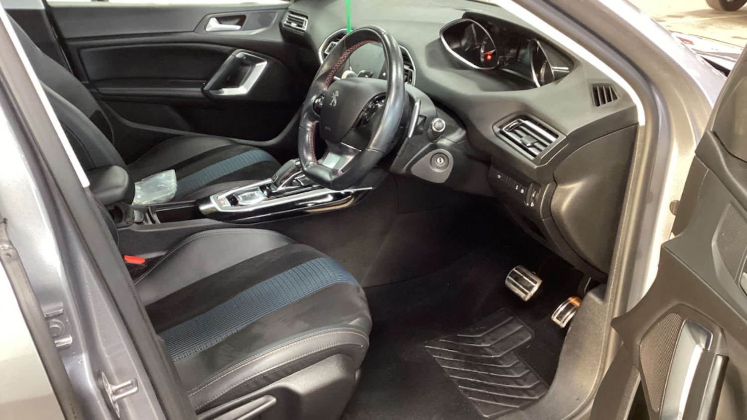 Used Peugeot 308 2019 for sale - 77523108: Photo 12