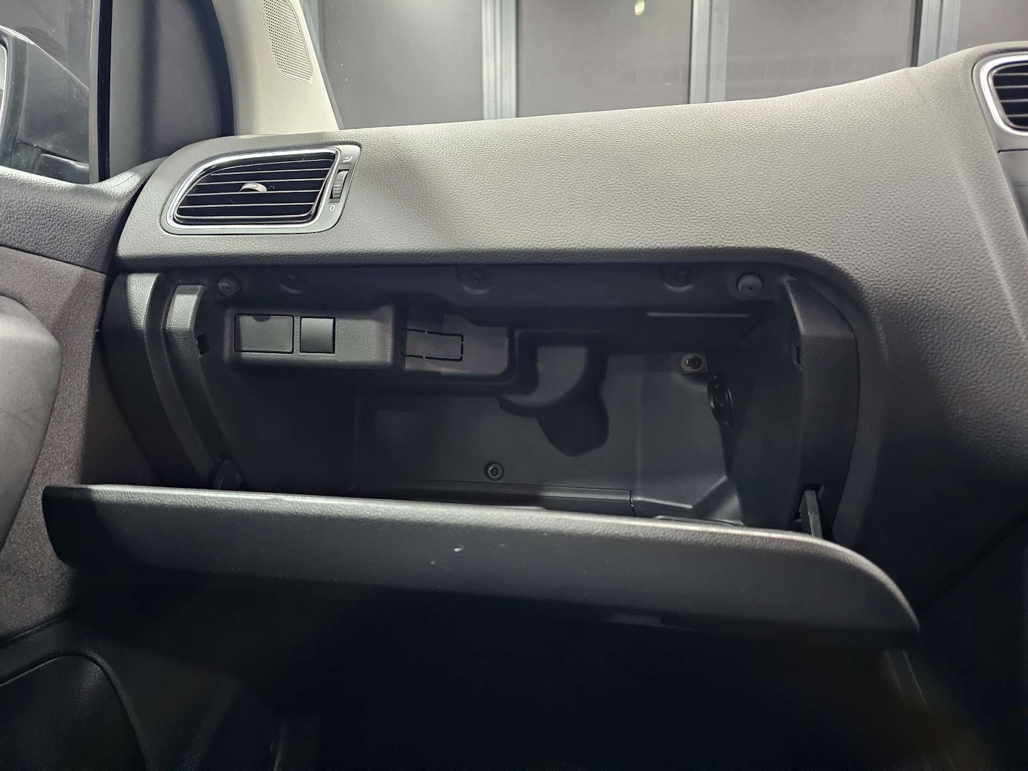 Used Volkswagen Polo 2010 for sale - 77403478: Photo 23