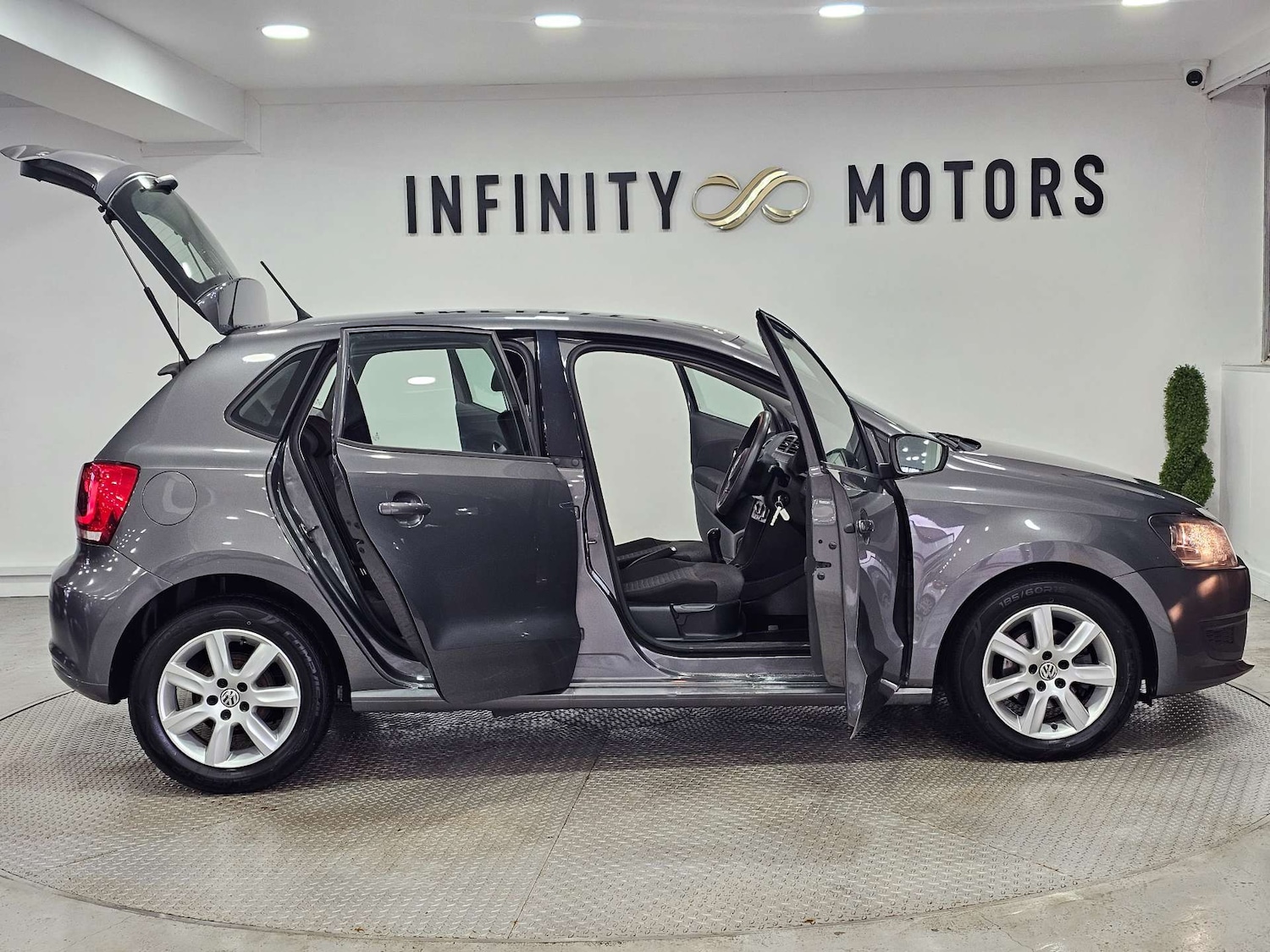 Used Volkswagen Polo 2010 for sale - 77403478: Photo 38