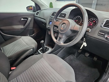 Used Volkswagen Polo 2010 for sale - 77403478: Photo