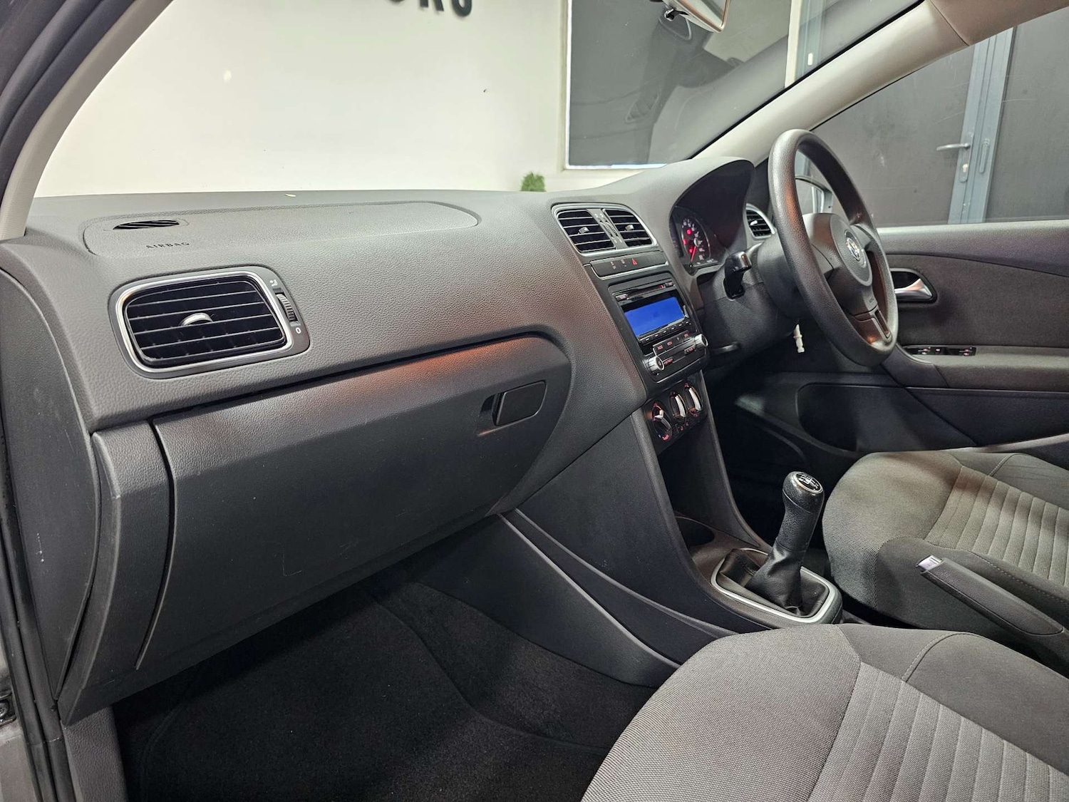 Used Volkswagen Polo 2010 for sale - 77403478: Photo 42