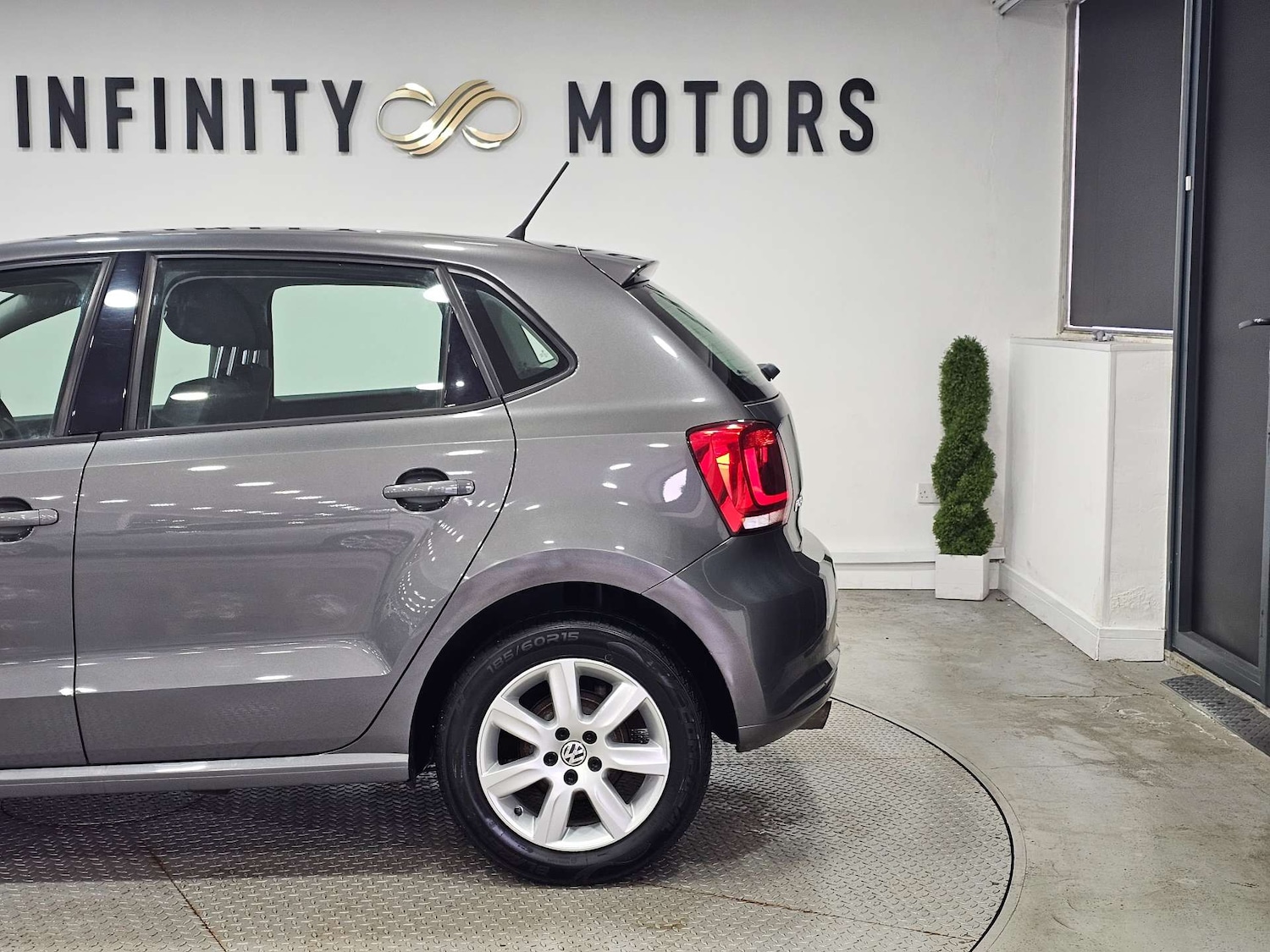 Used Volkswagen Polo 2010 for sale - 77403478: Photo 51