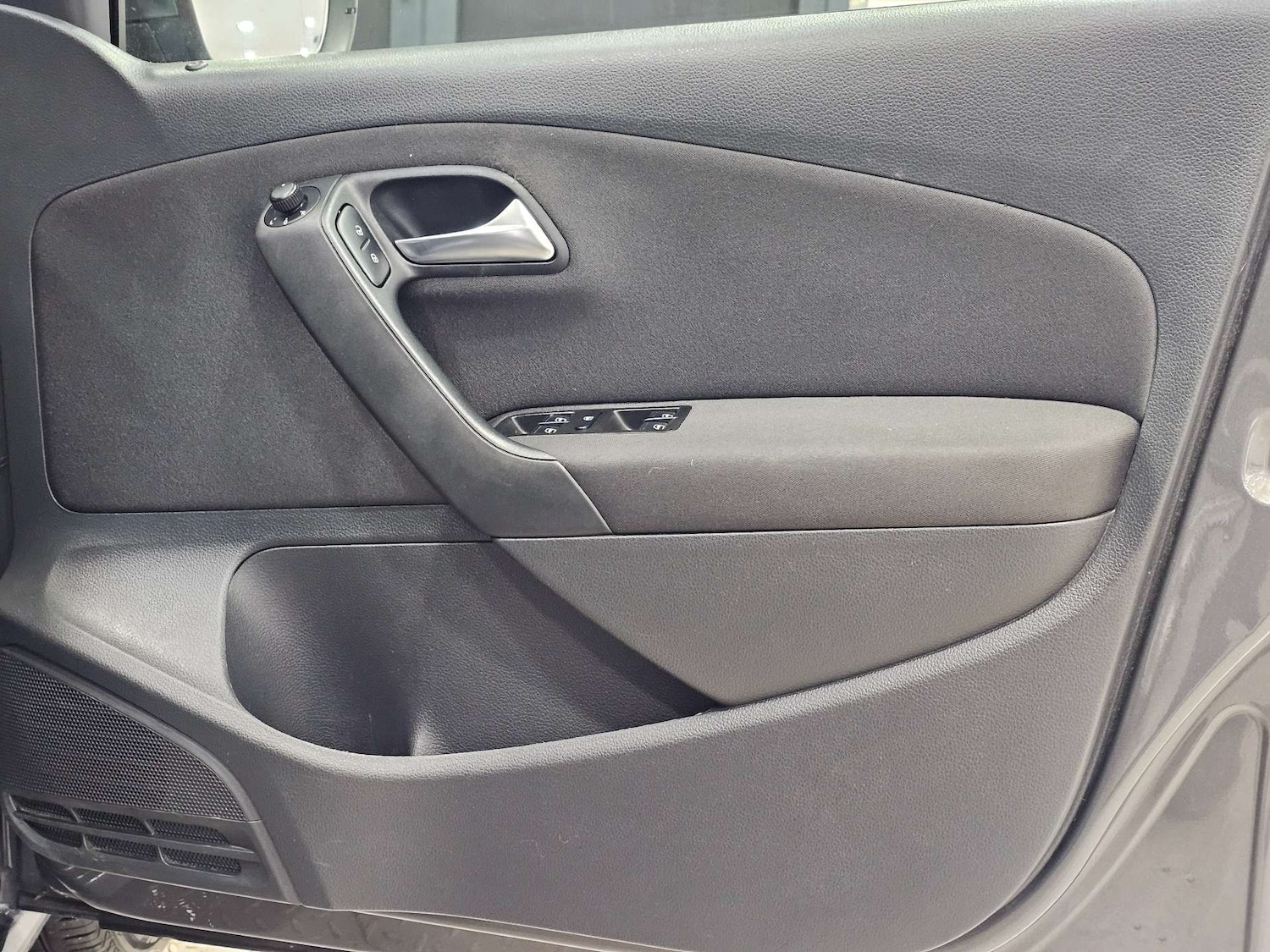 Used Volkswagen Polo 2010 for sale - 77403478: Photo 81