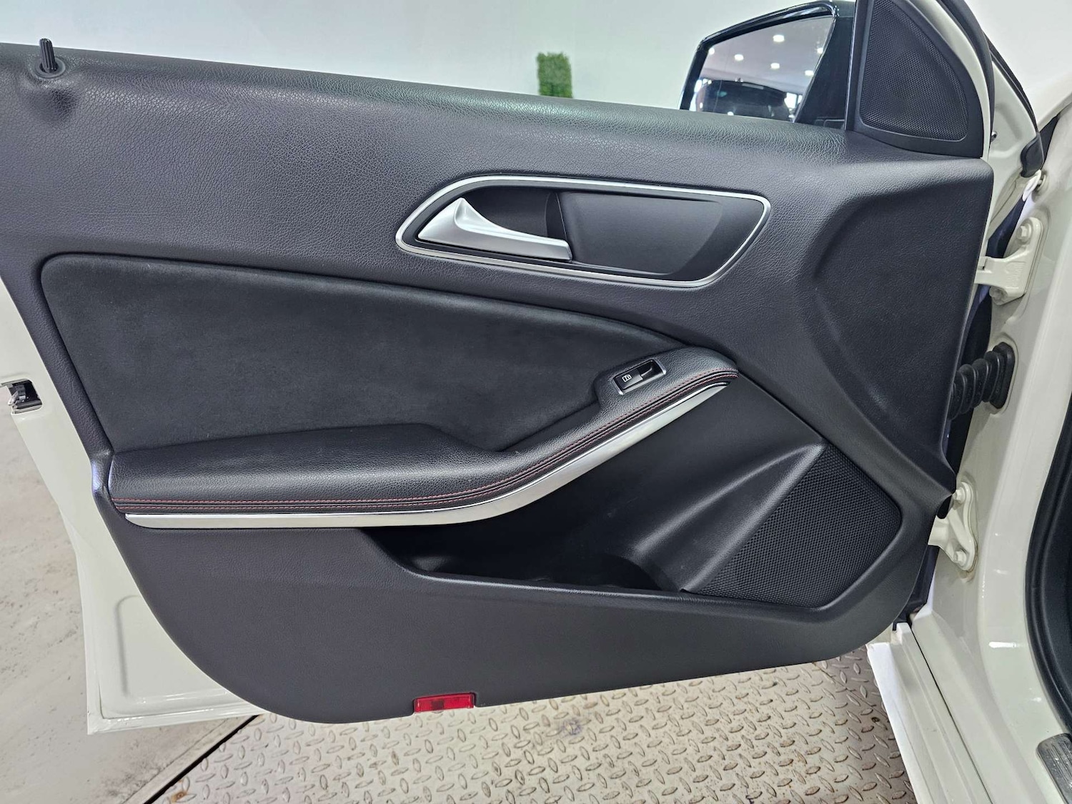 Used Mercedes-Benz A-Class 2015 for sale - 77241083: Photo 89