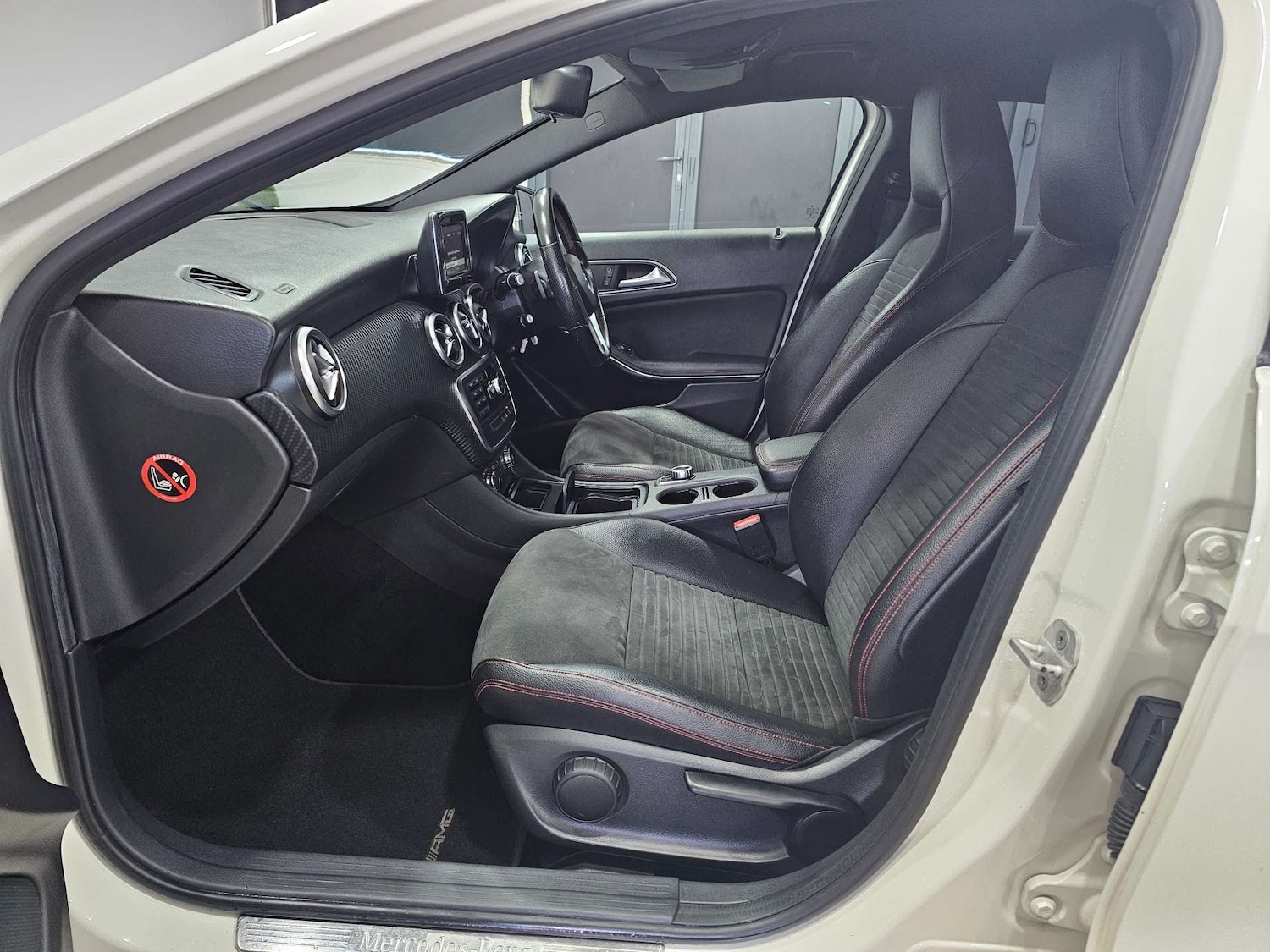 Used Mercedes-Benz A-Class 2015 for sale - 77241083: Photo 94