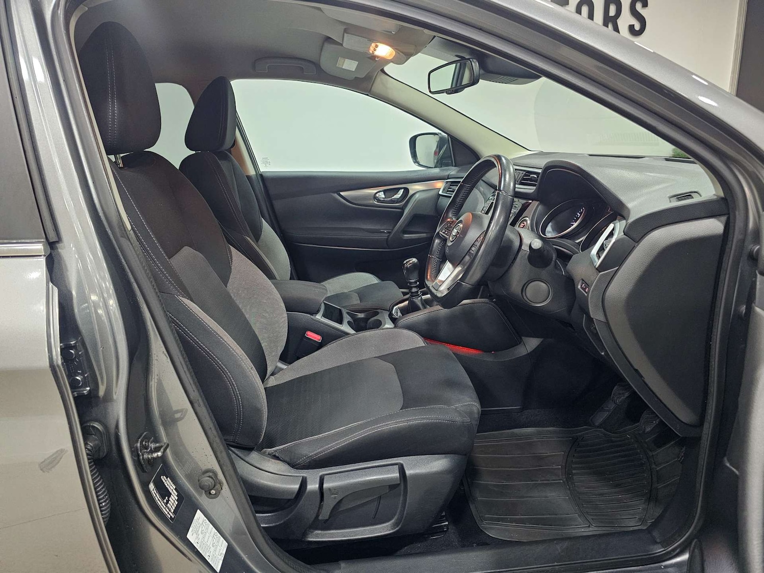 Used Nissan Qashqai 2017 for sale - 76972451: Photo 3