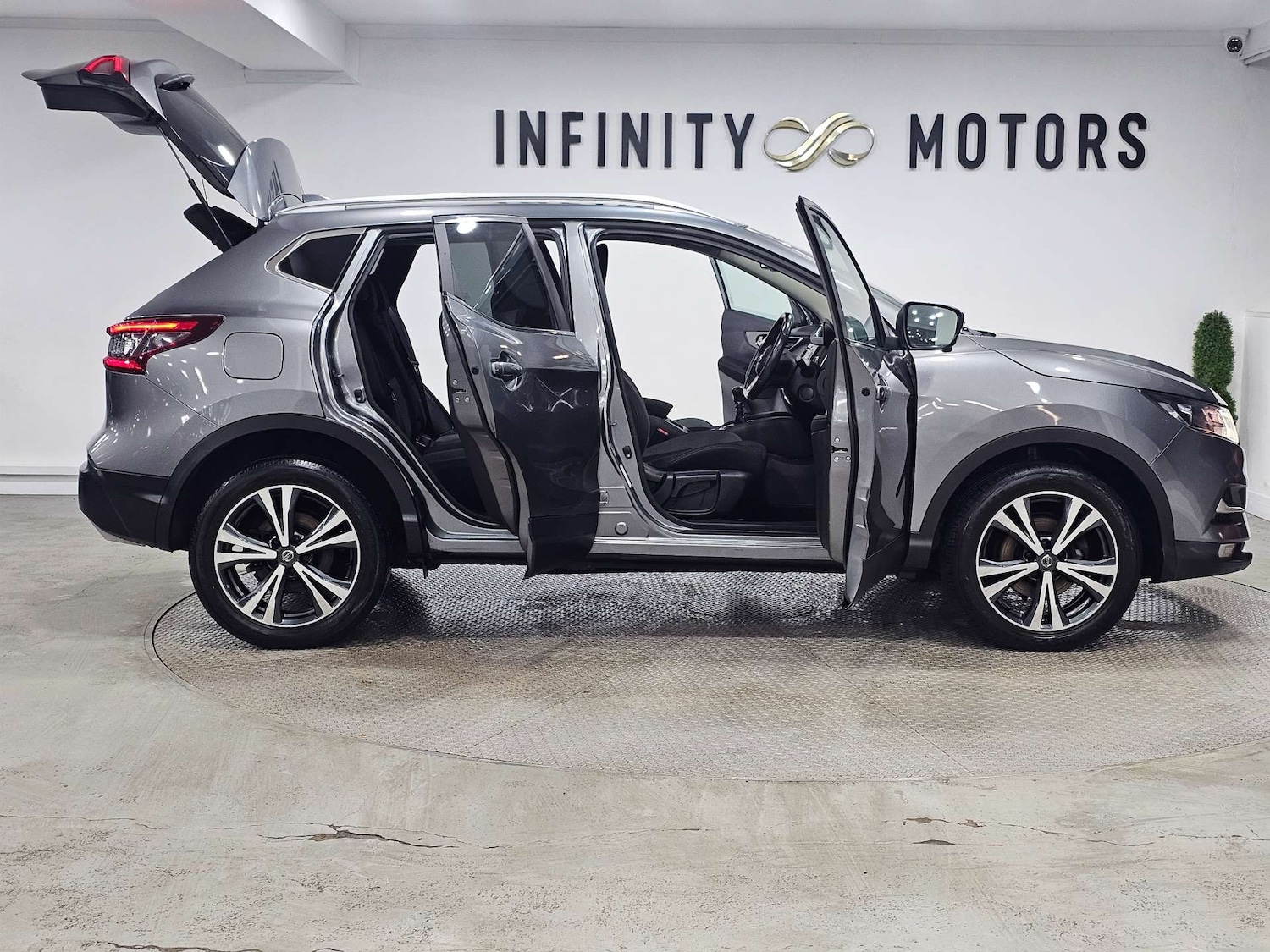 Used Nissan Qashqai 2017 for sale - 76972451: Photo 42