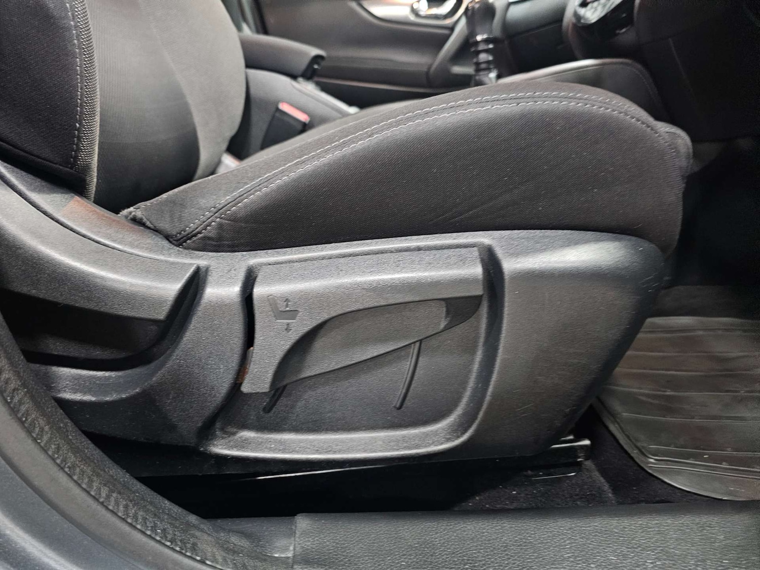 Used Nissan Qashqai 2017 for sale - 76972451: Photo 57