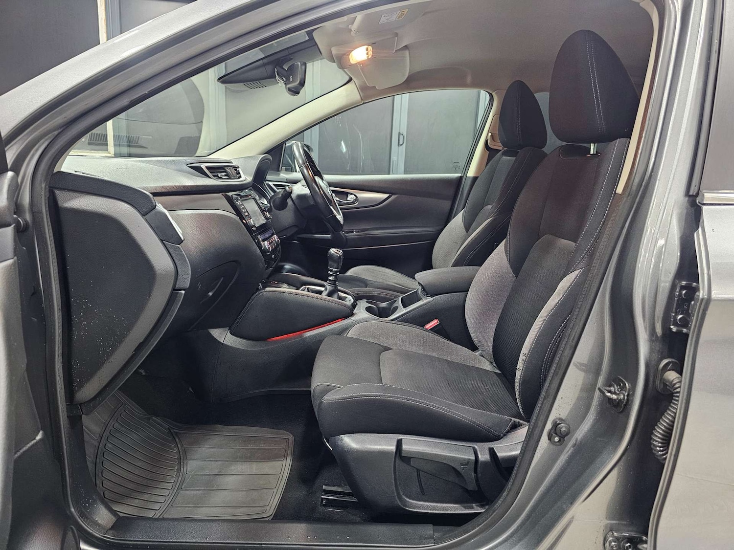 Used Nissan Qashqai 2017 for sale - 76972451: Photo 92