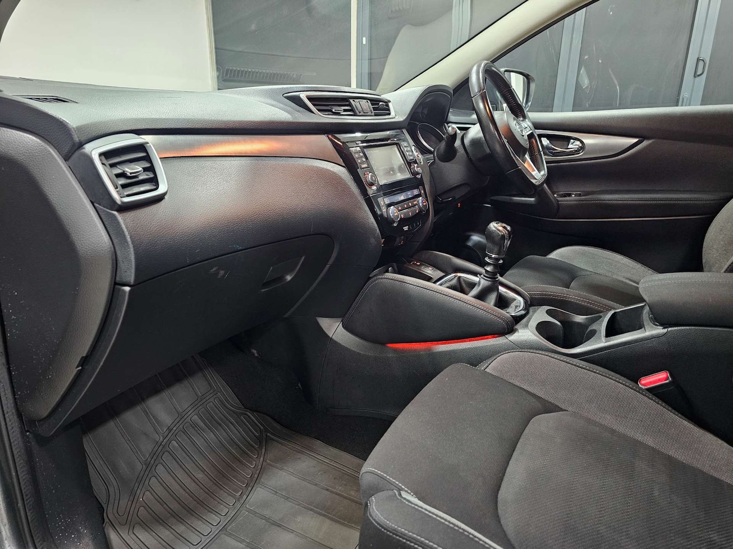 Used Nissan Qashqai 2017 for sale - 76972451: Photo 93