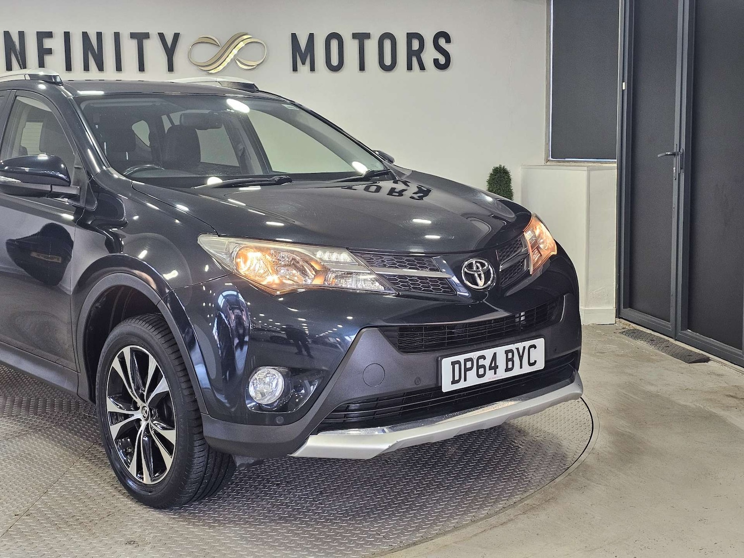 Used Toyota RAV4 2015 for sale - 77245605: Photo 14