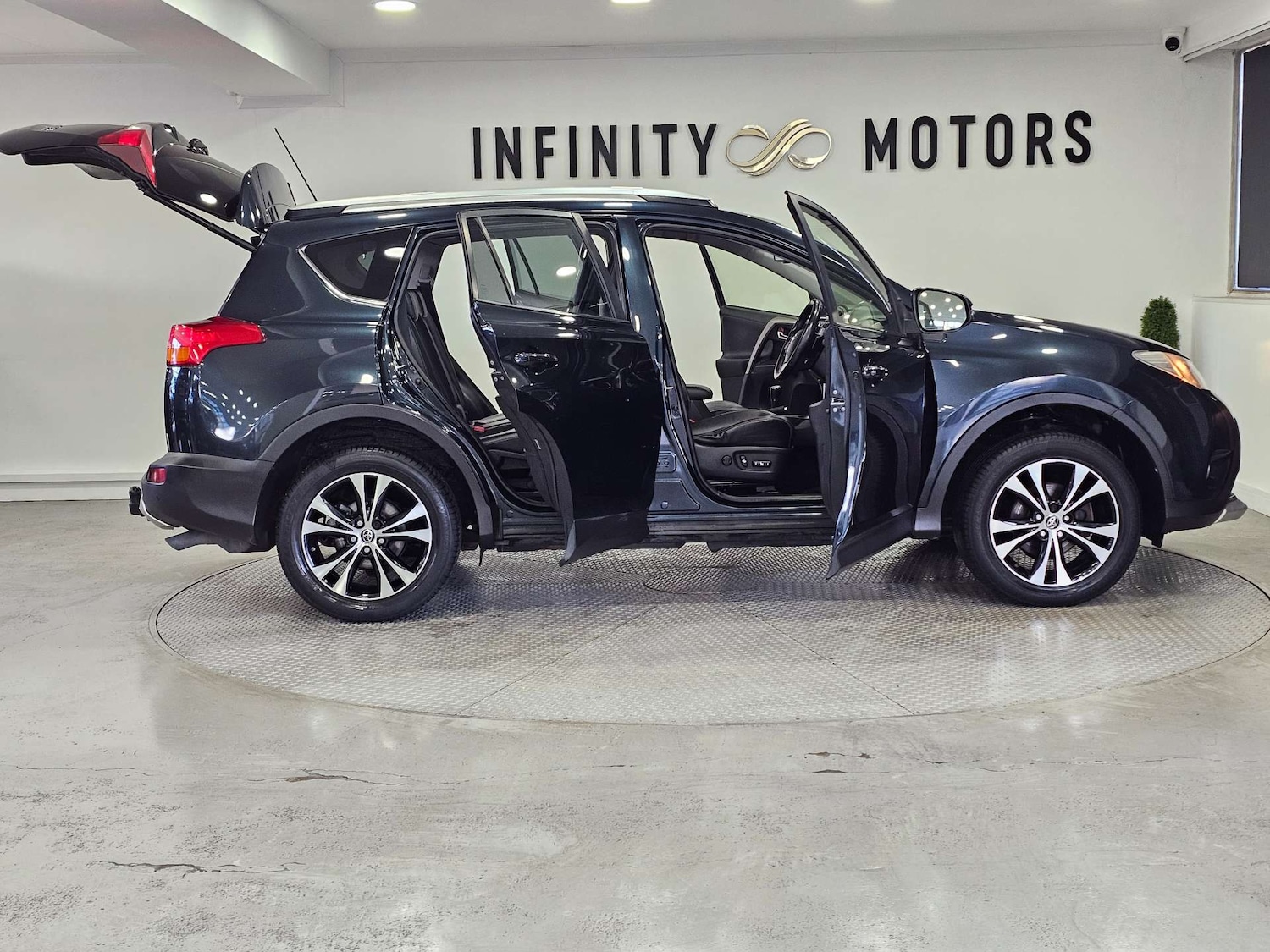 Used Toyota RAV4 2015 for sale - 77245605: Photo 41