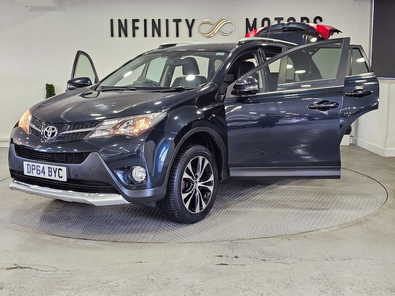 Used Toyota RAV4 2015 for sale - 77245605: Photo 44