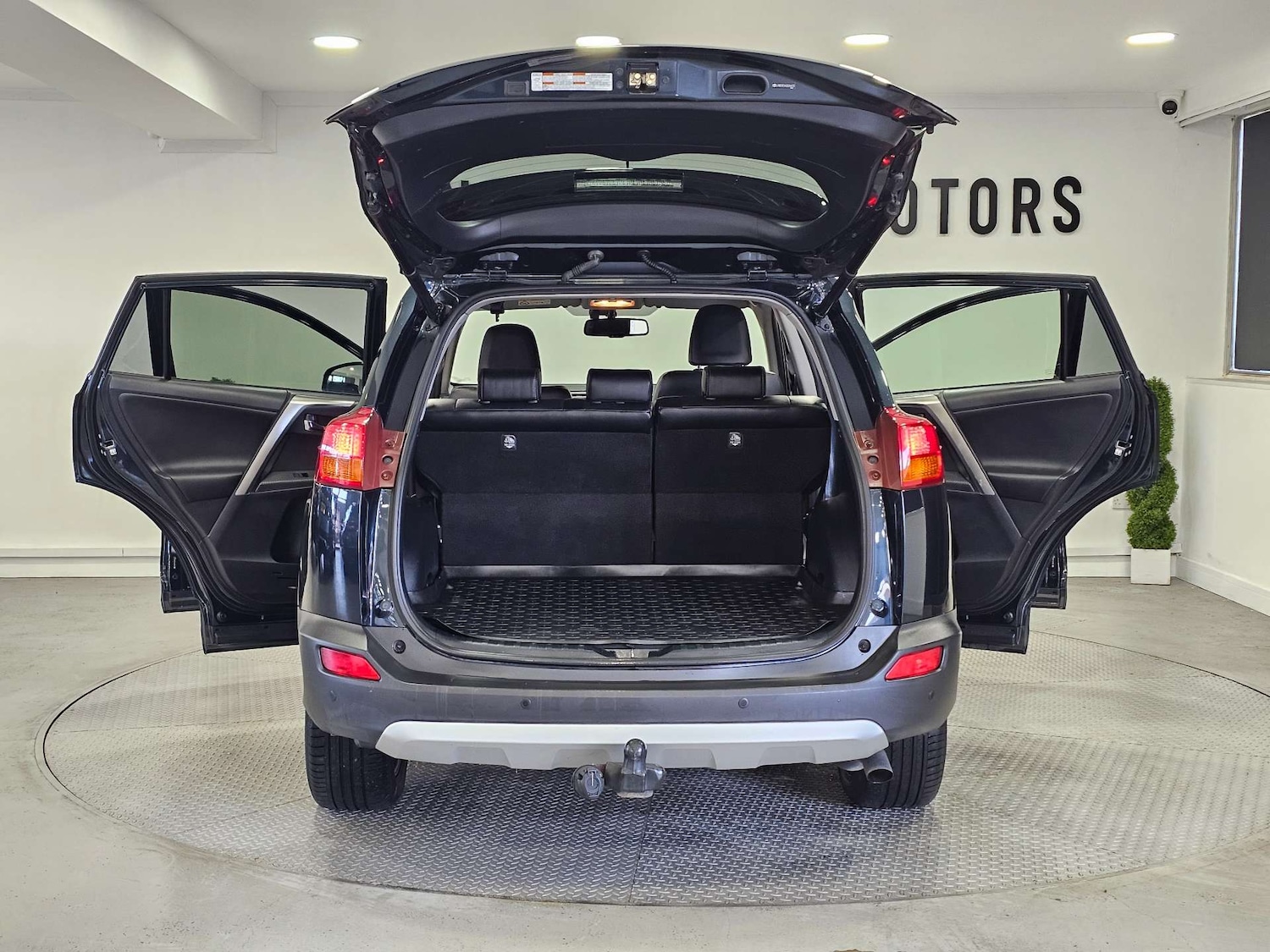 Used Toyota RAV4 2015 for sale - 77245605: Photo 47