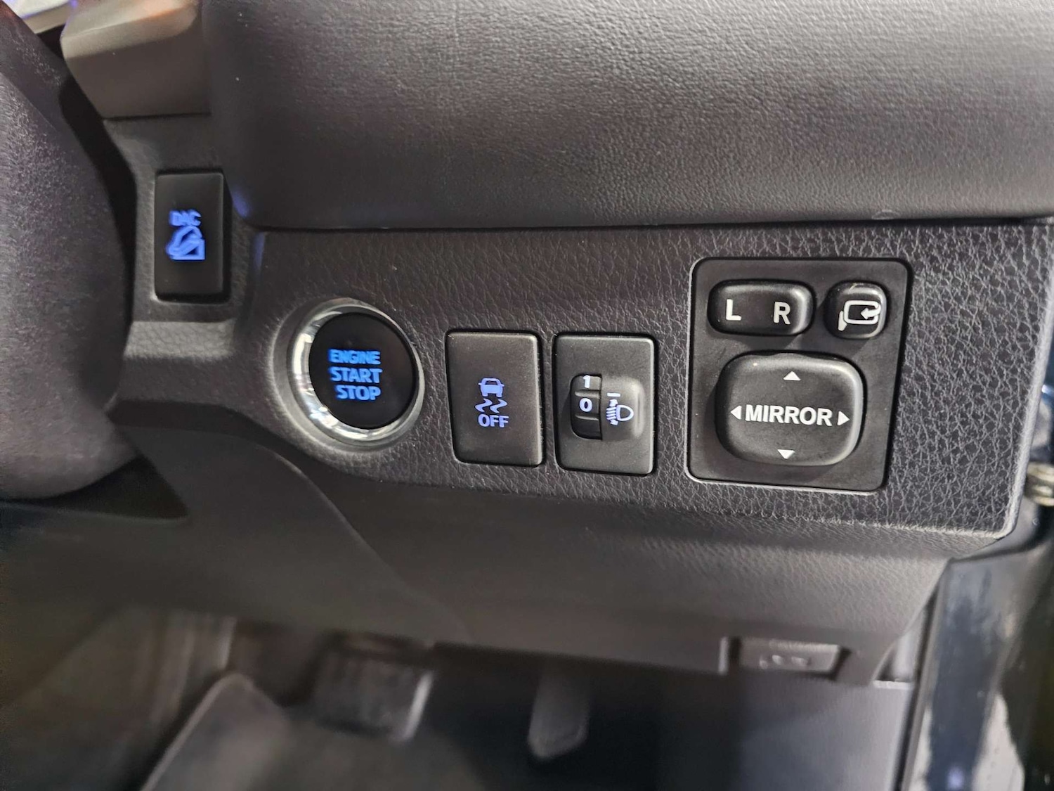 Used Toyota RAV4 2015 for sale - 77245605: Photo 55