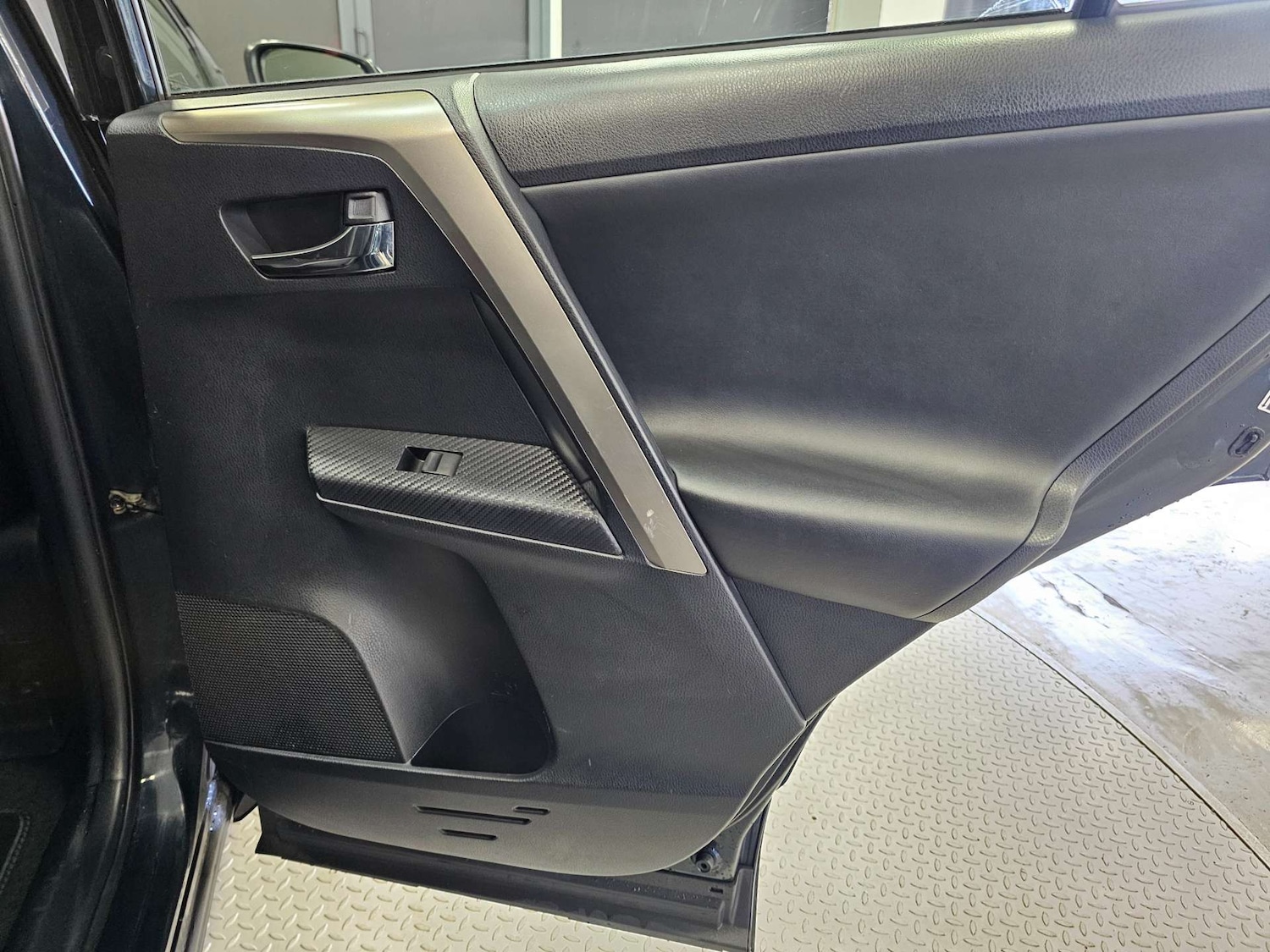 Used Toyota RAV4 2015 for sale - 77245605: Photo 73