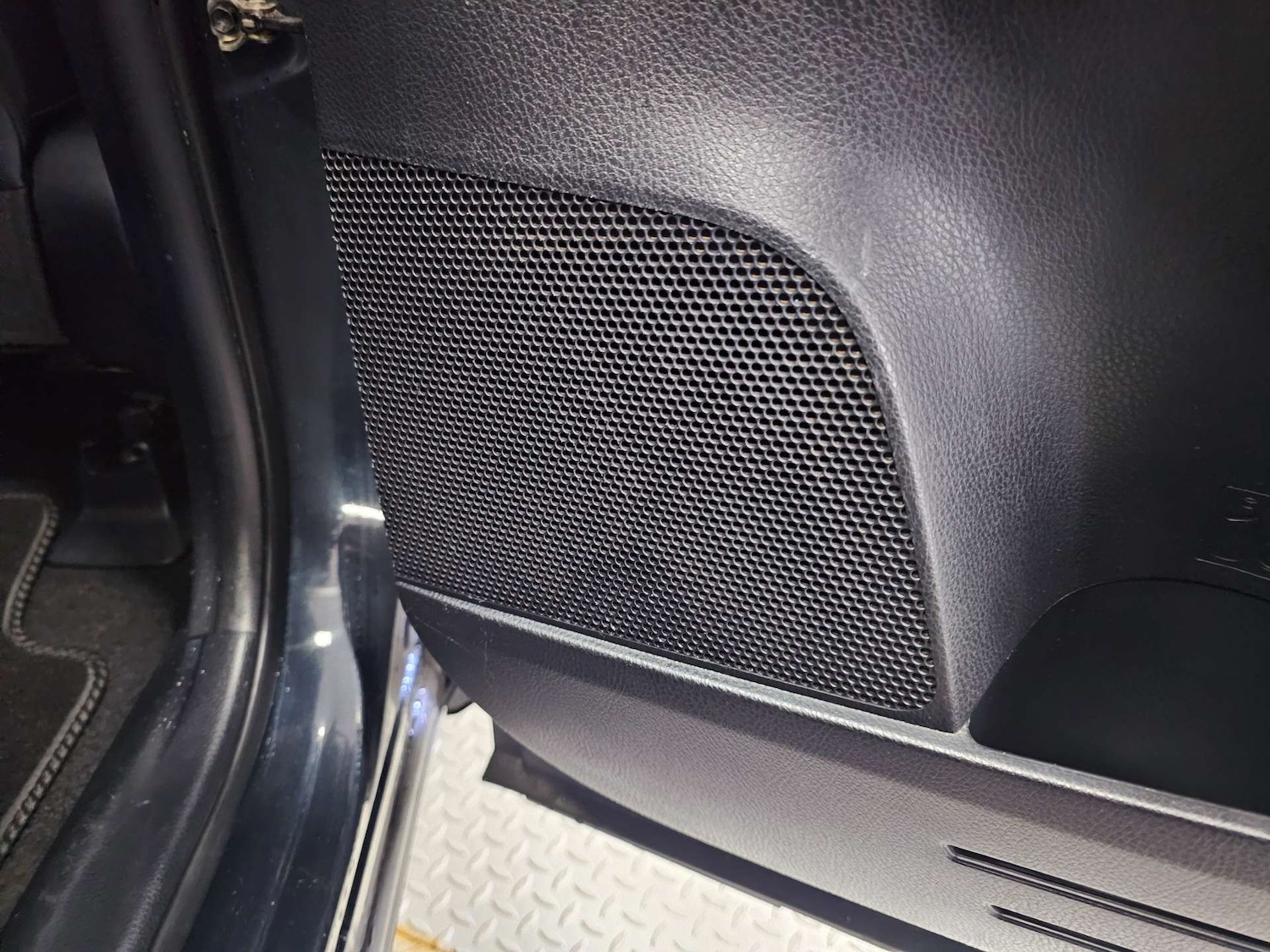 Used Toyota RAV4 2015 for sale - 77245605: Photo 75