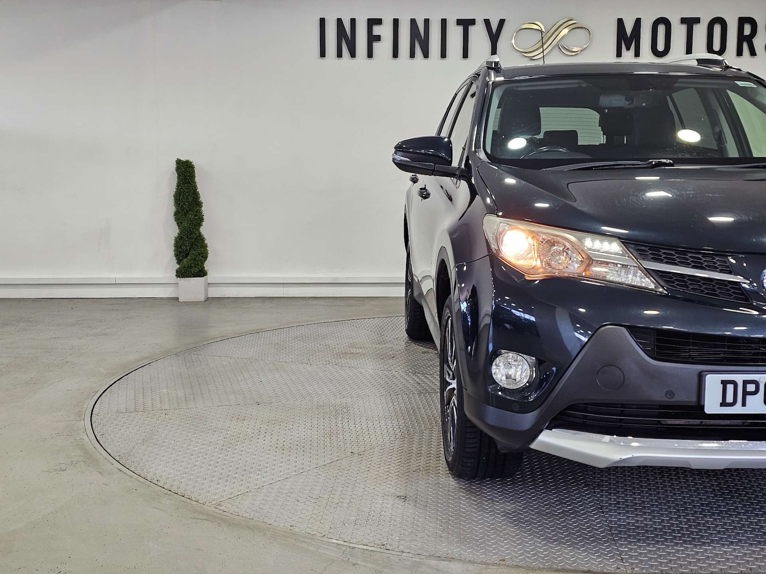 Used Toyota RAV4 2015 for sale - 77245605: Photo 9