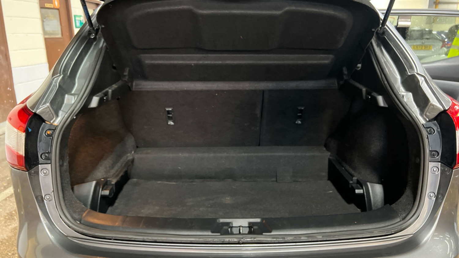 Used Nissan Qashqai 2015 for sale - 76972301: Photo 9